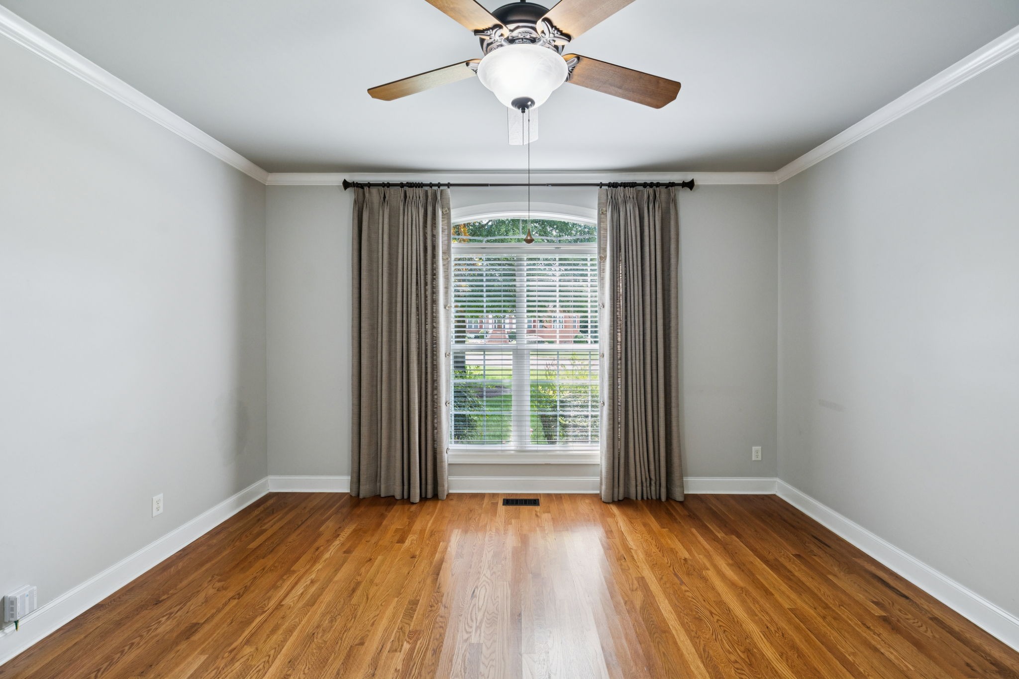 1014 Rosemont Ter