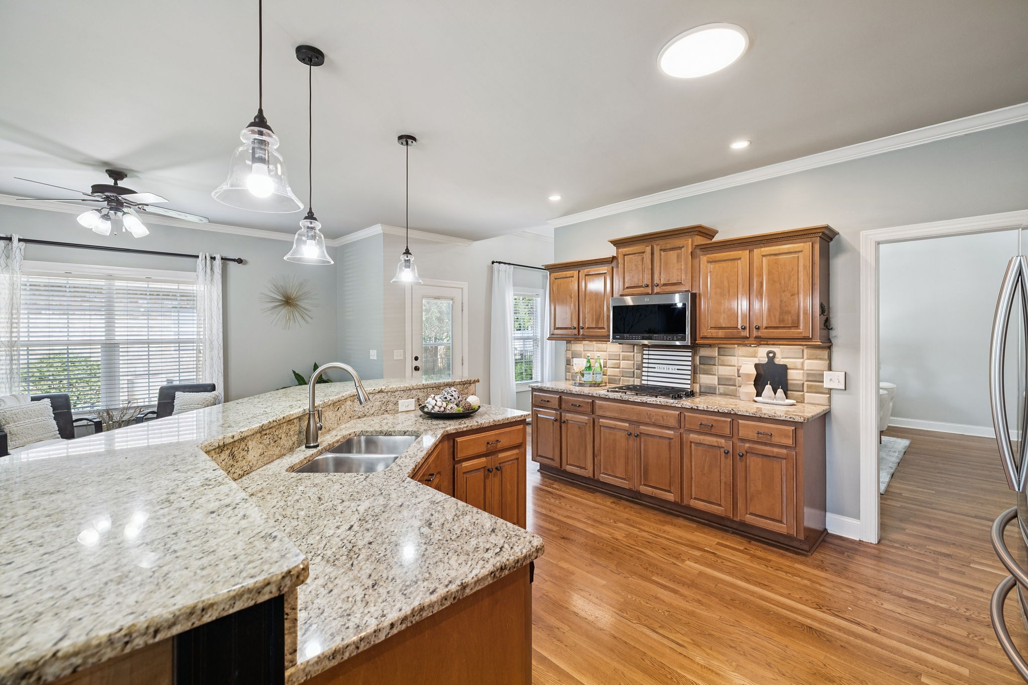 1014 Rosemont Ter