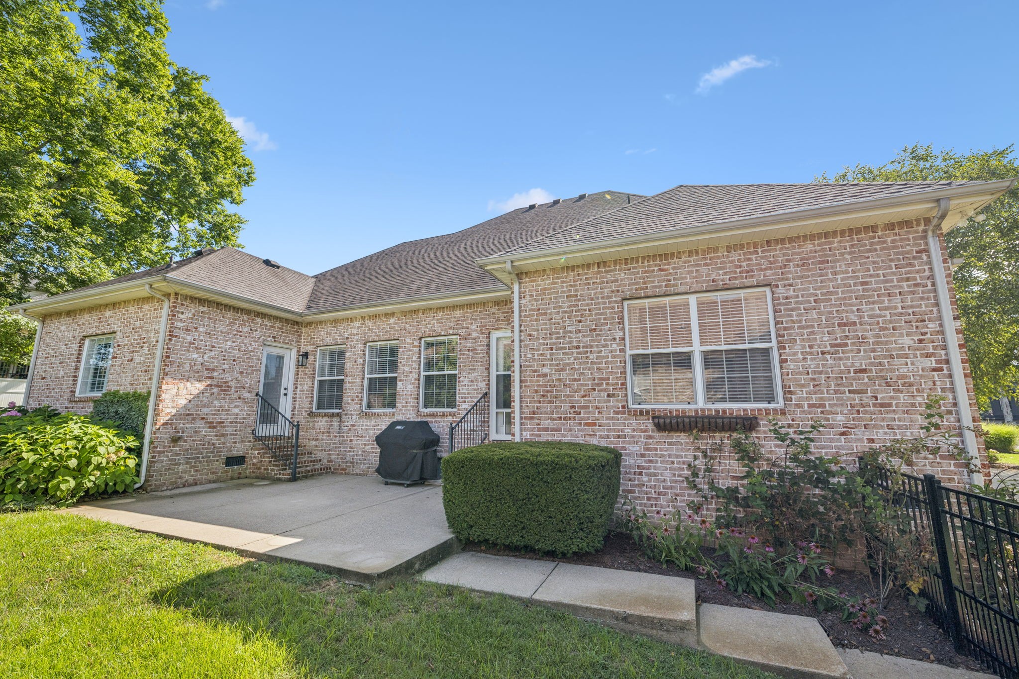 1014 Rosemont Ter
