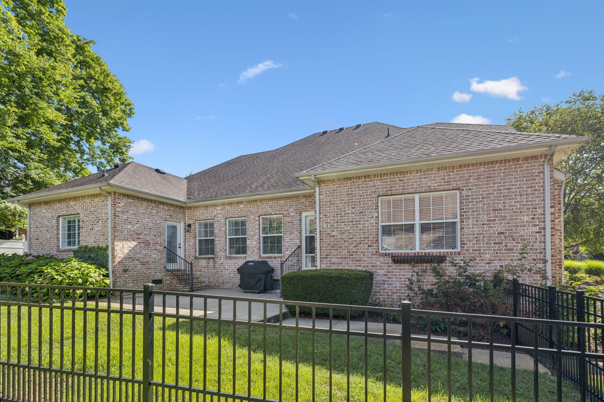 1014 Rosemont Ter
