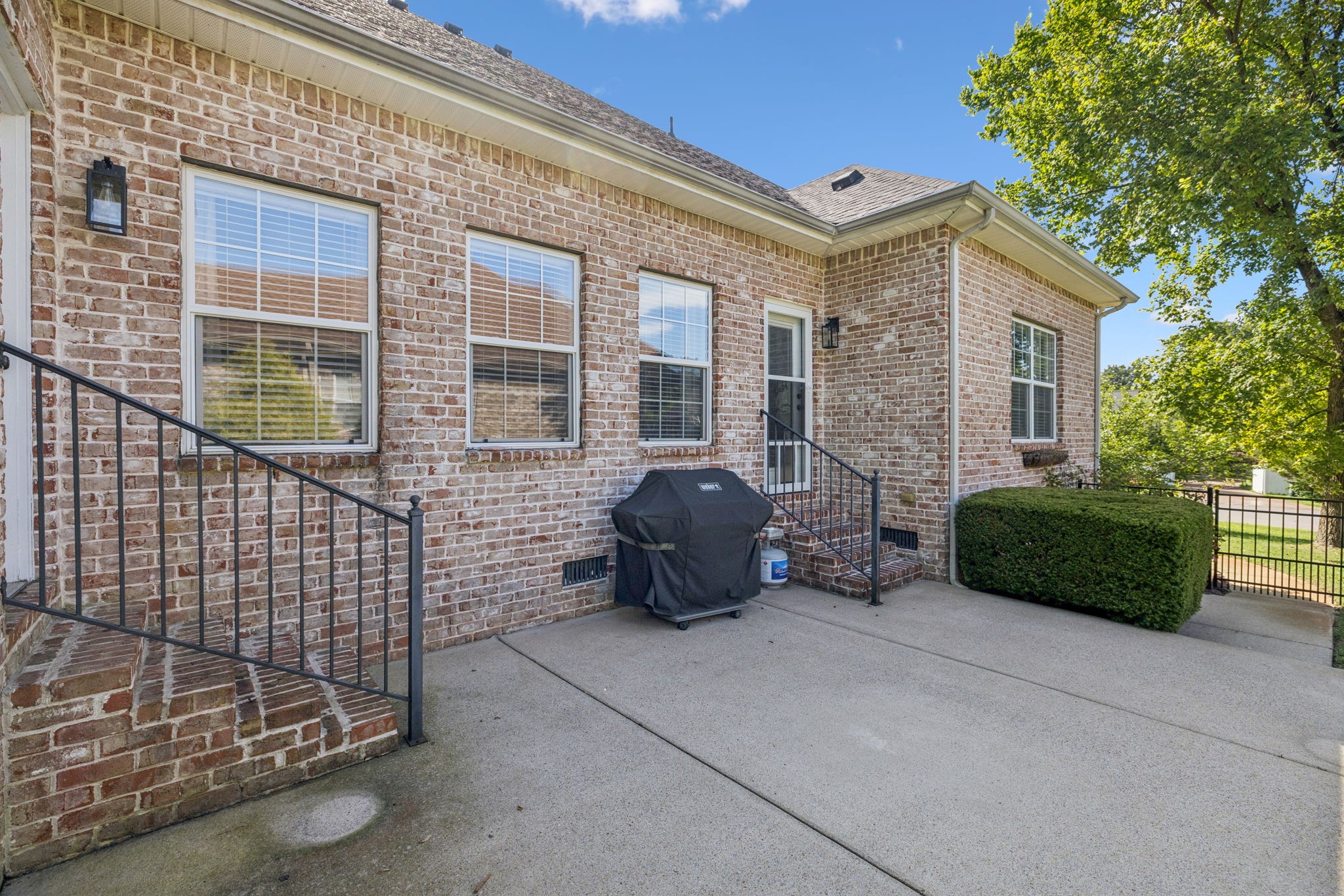 1014 Rosemont Ter