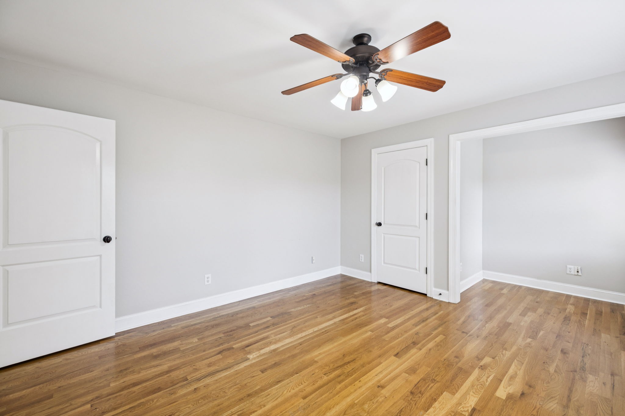 1014 Rosemont Ter