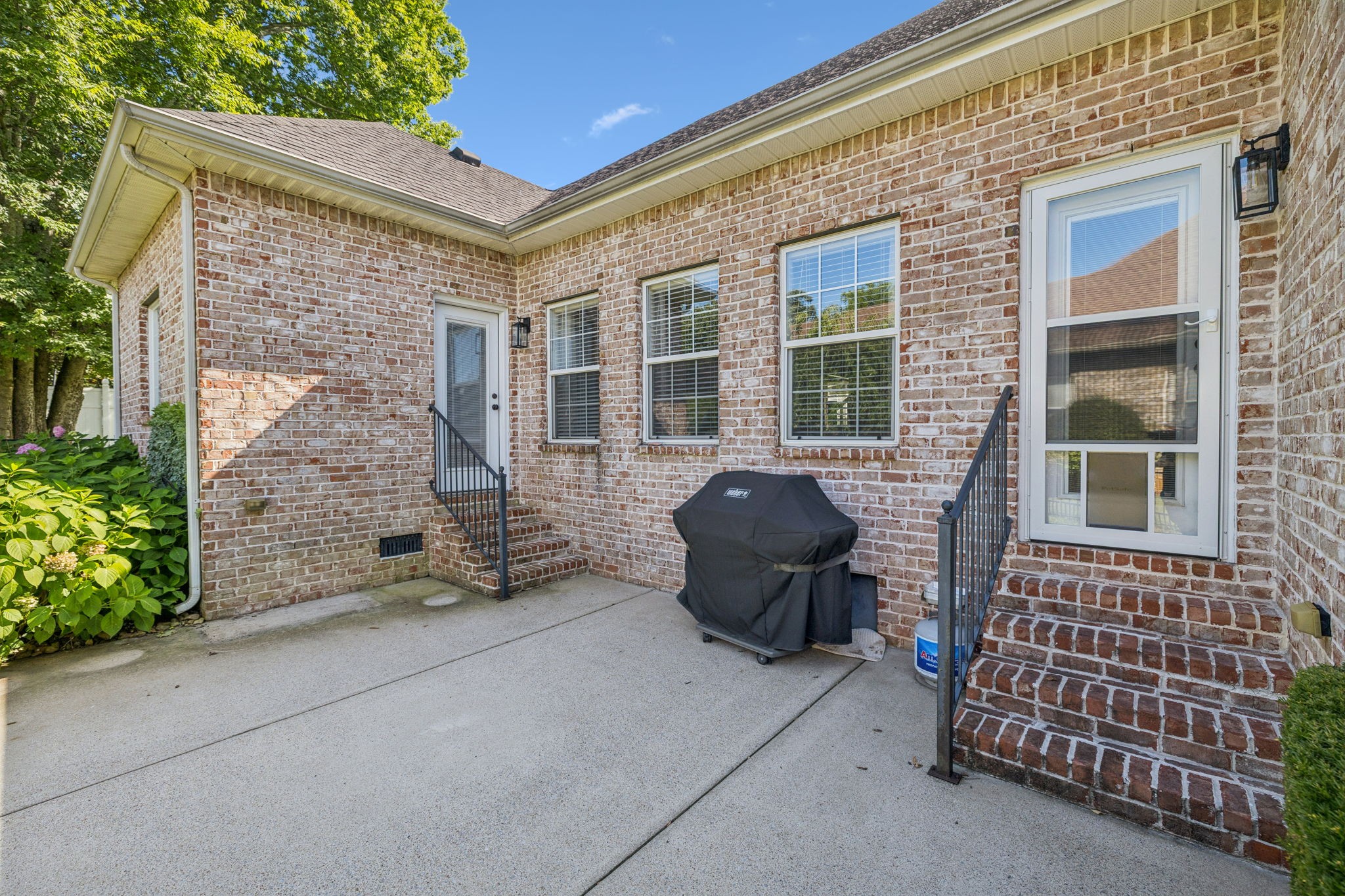 1014 Rosemont Ter