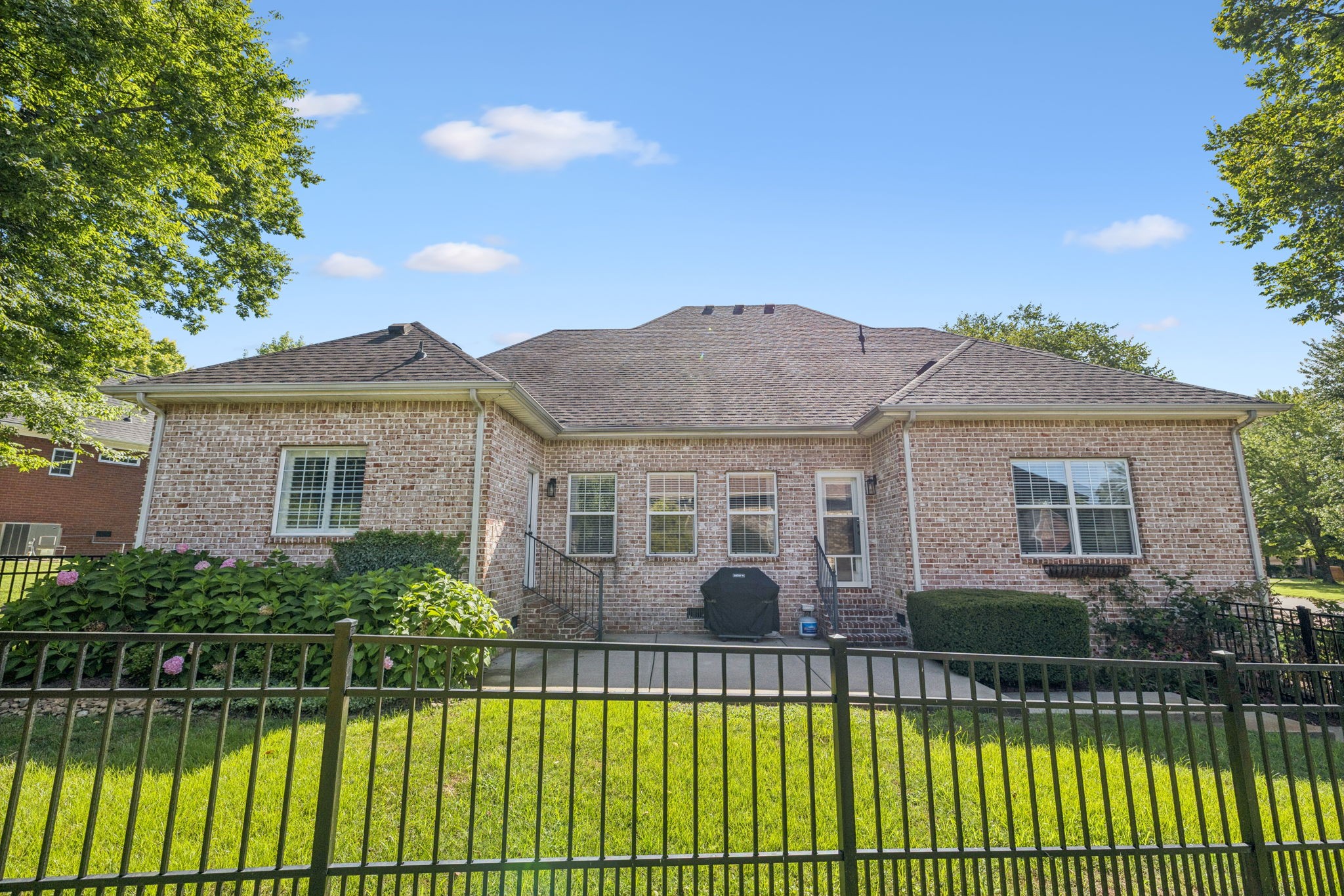 1014 Rosemont Ter