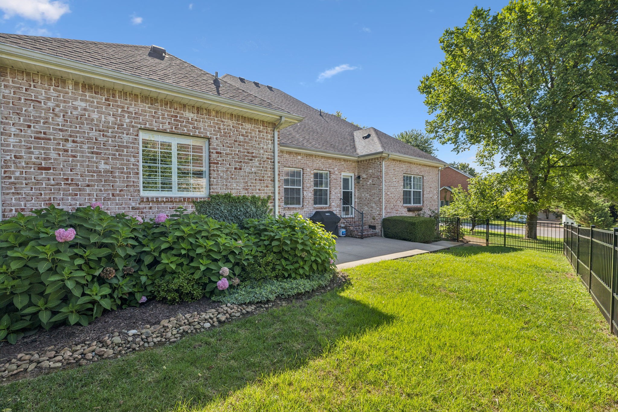 1014 Rosemont Ter