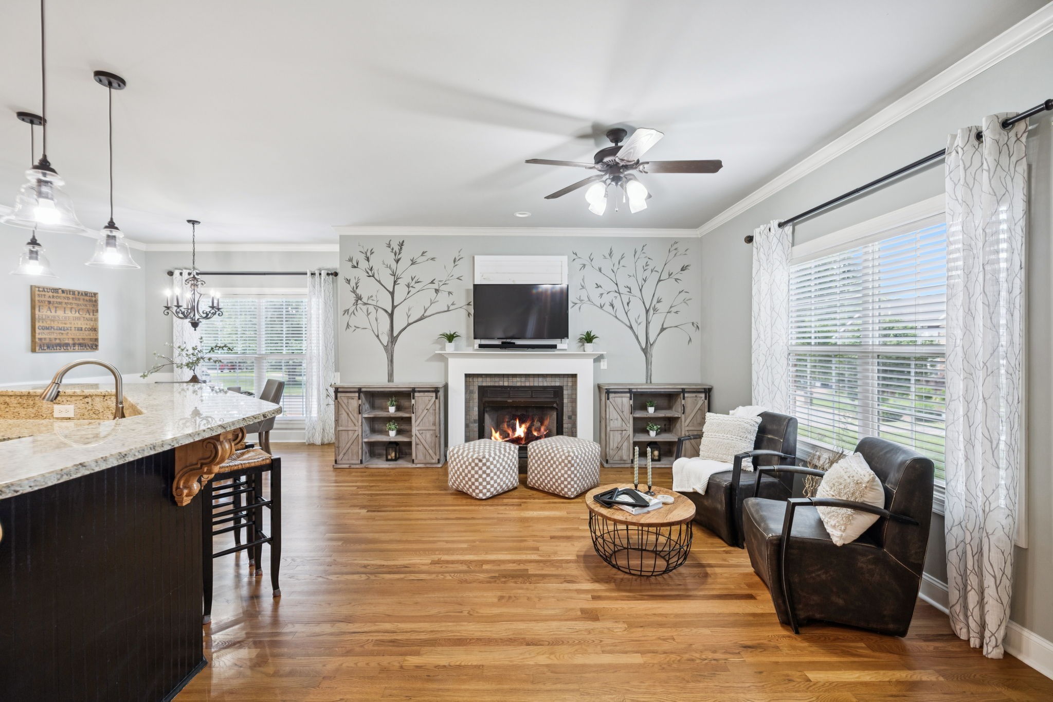 1014 Rosemont Ter