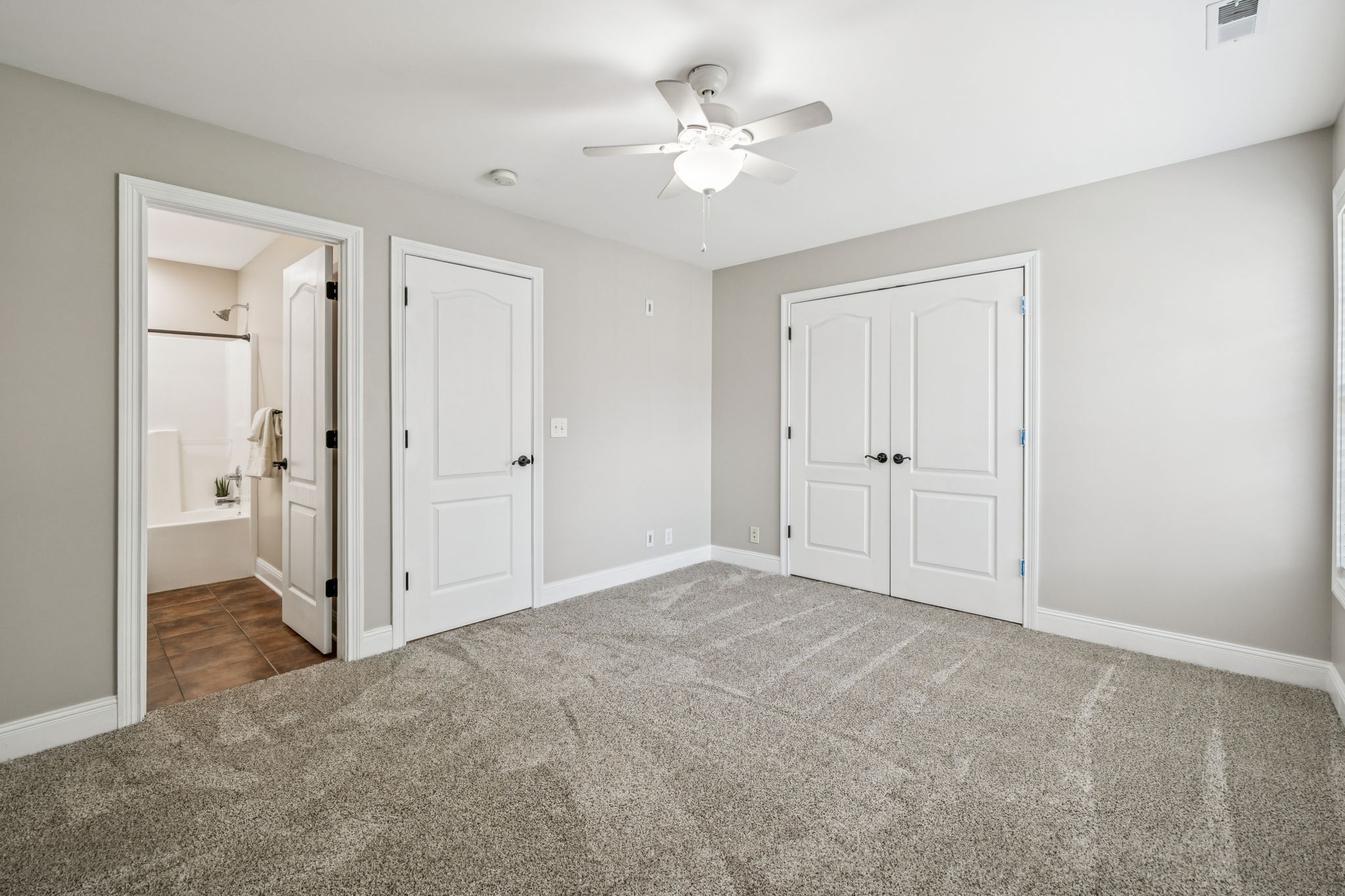1316 Heather Pl