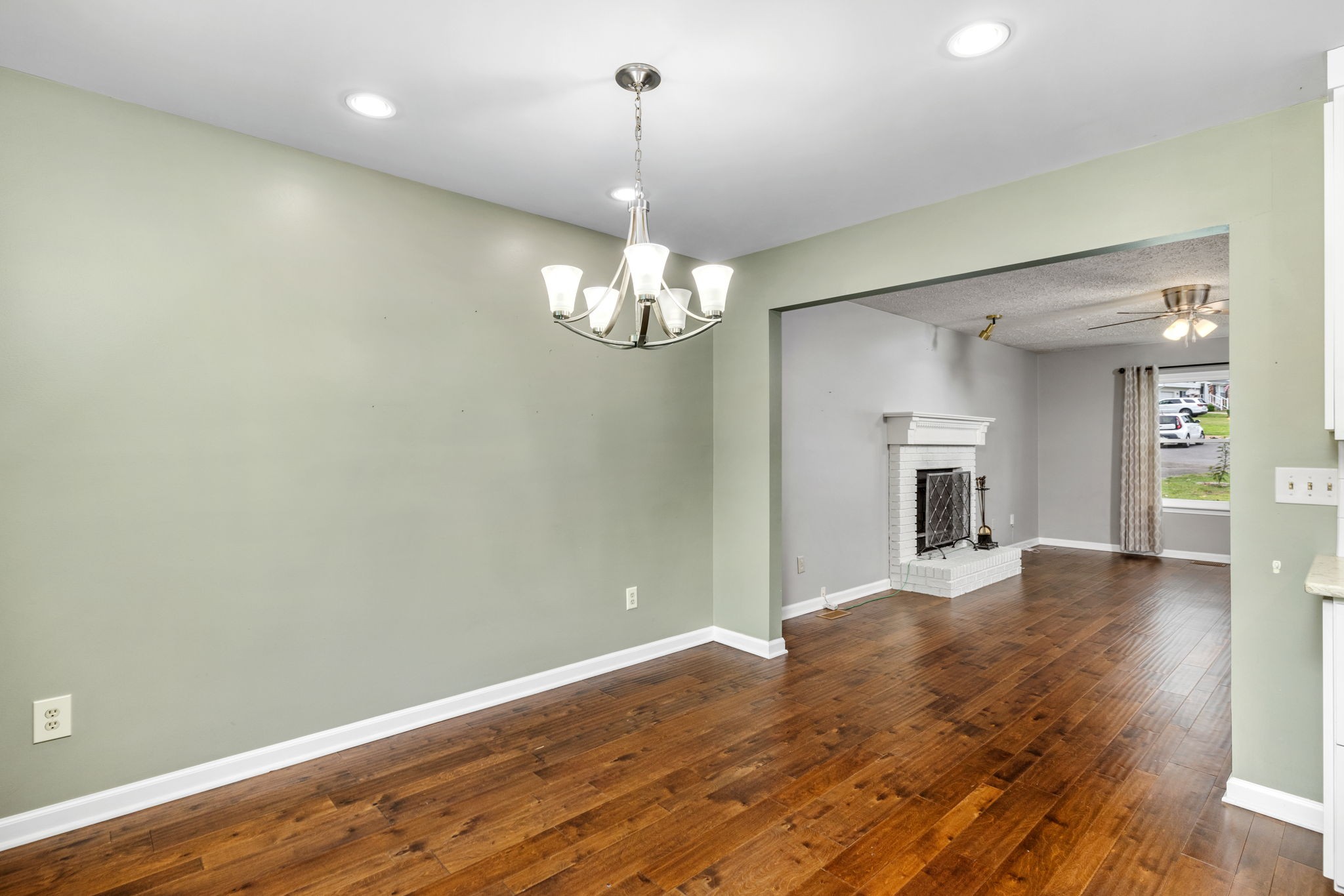 325 Brandiwood Ct