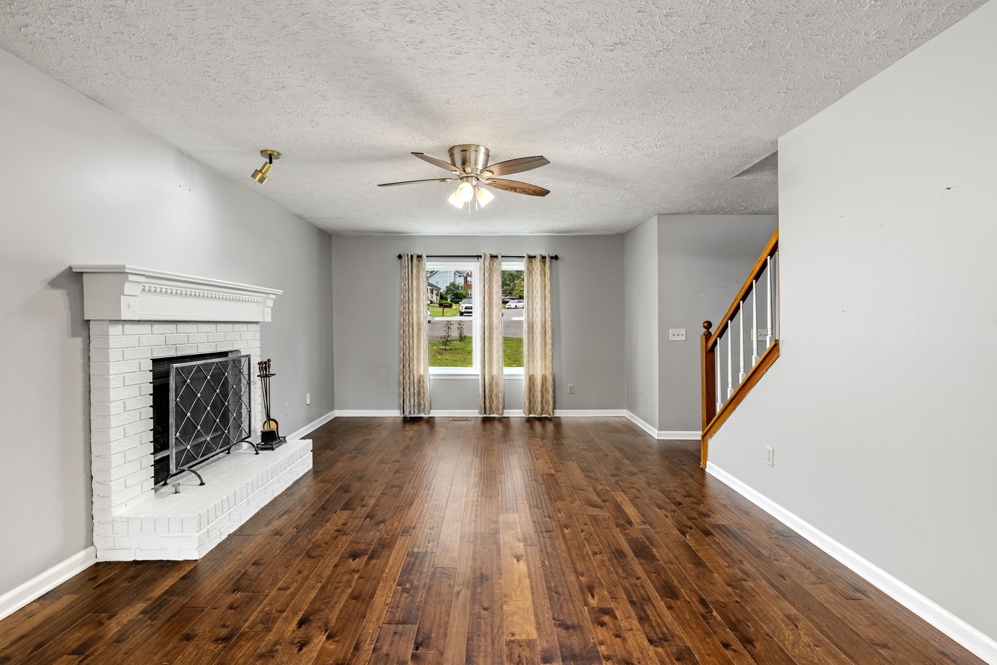 325 Brandiwood Ct