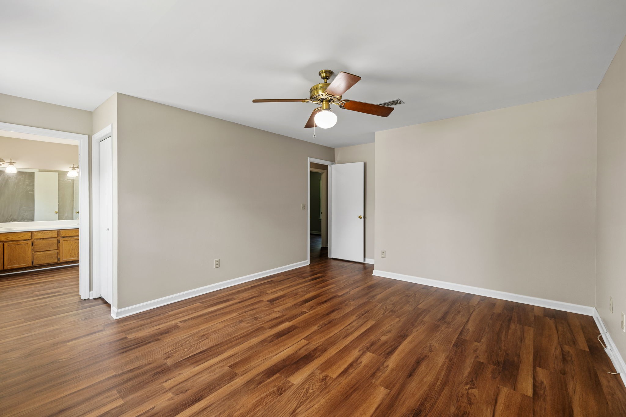 325 Brandiwood Ct