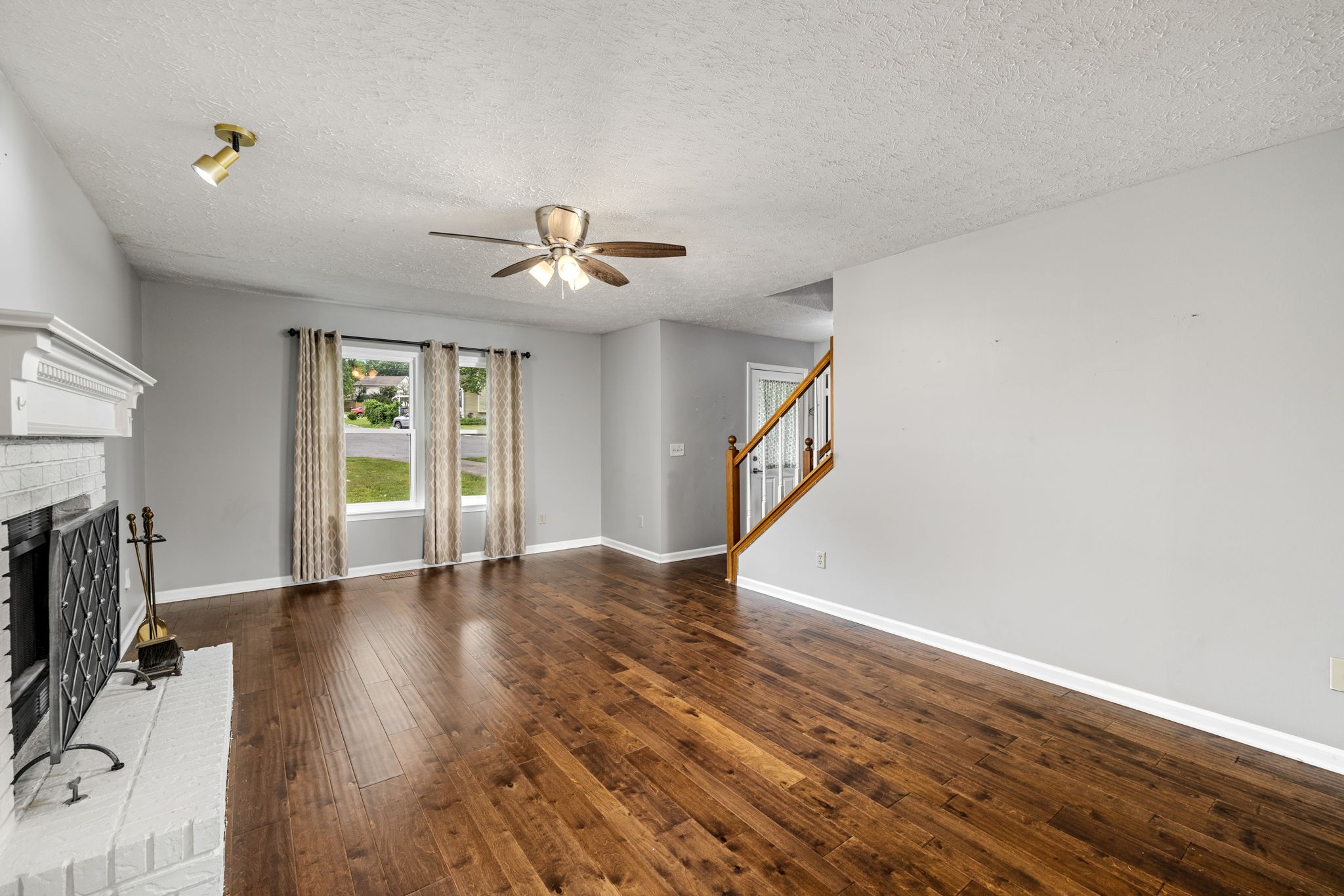325 Brandiwood Ct