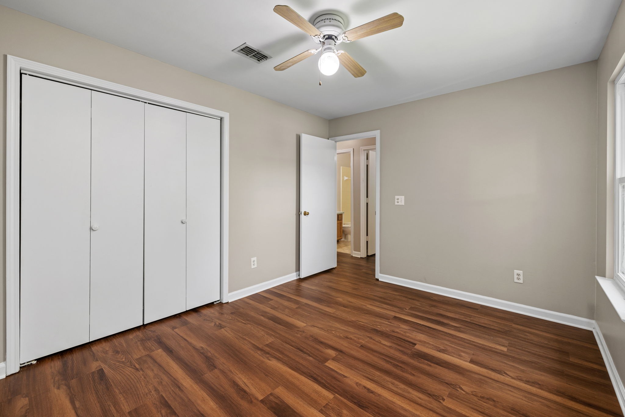 325 Brandiwood Ct