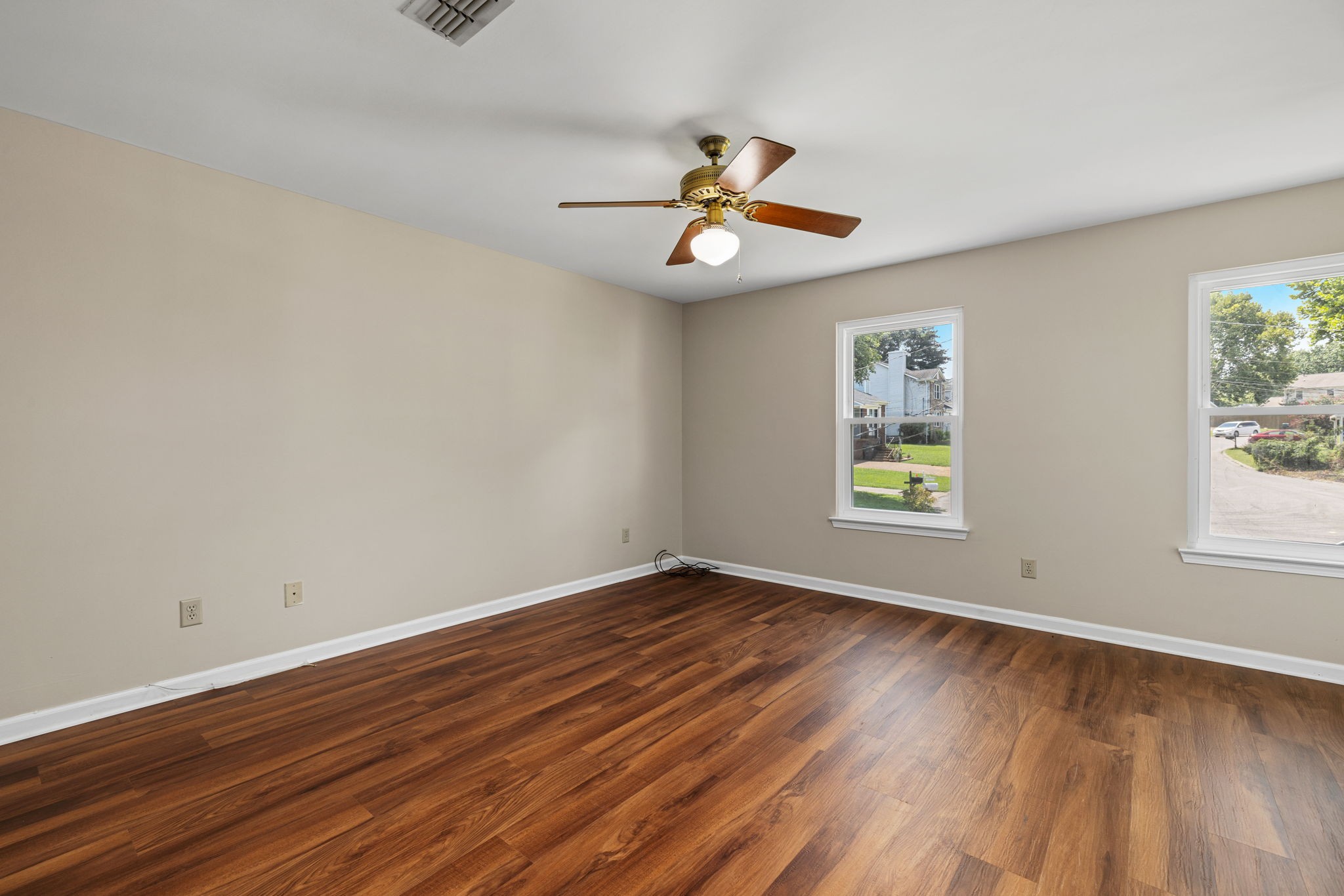 325 Brandiwood Ct