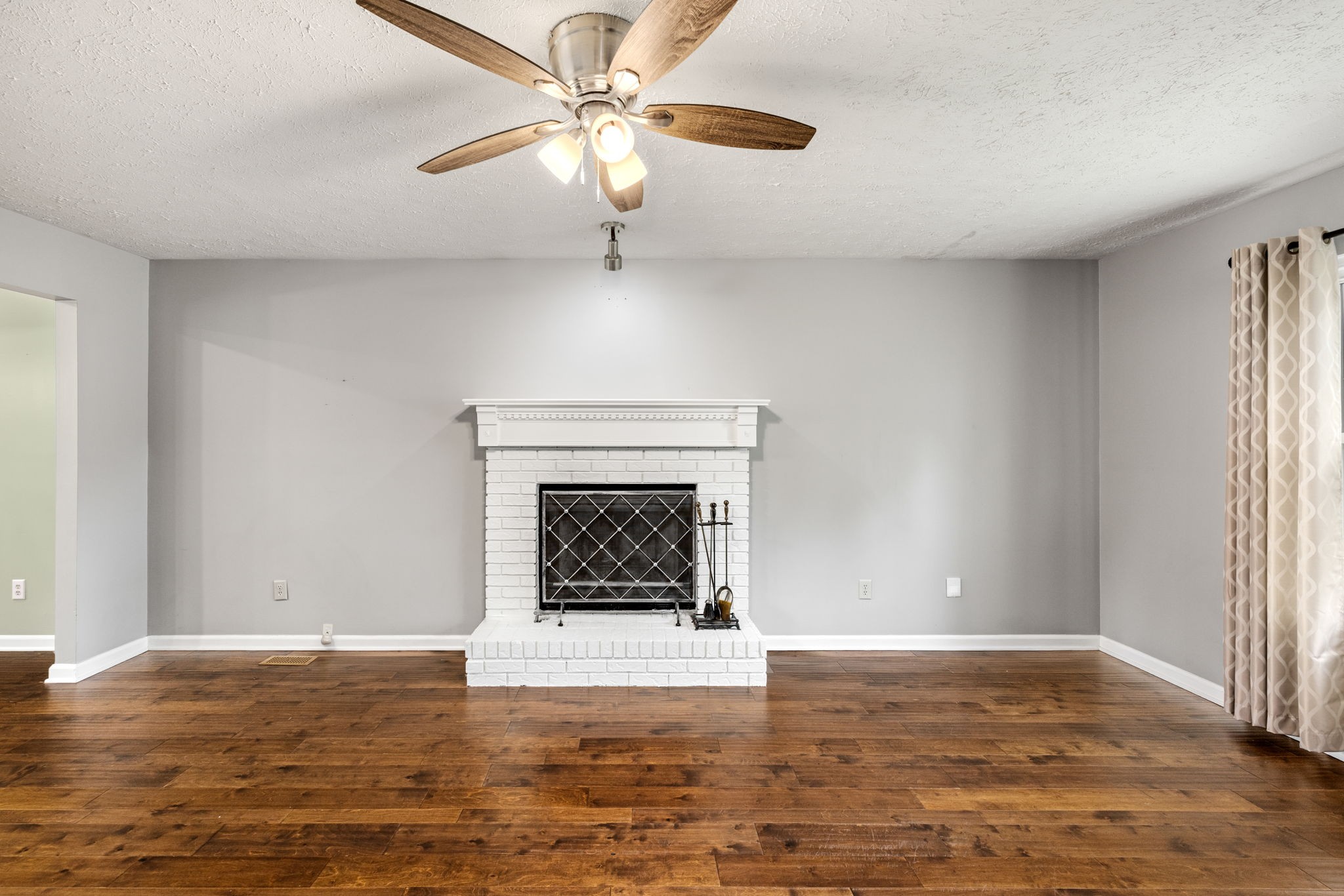 325 Brandiwood Ct