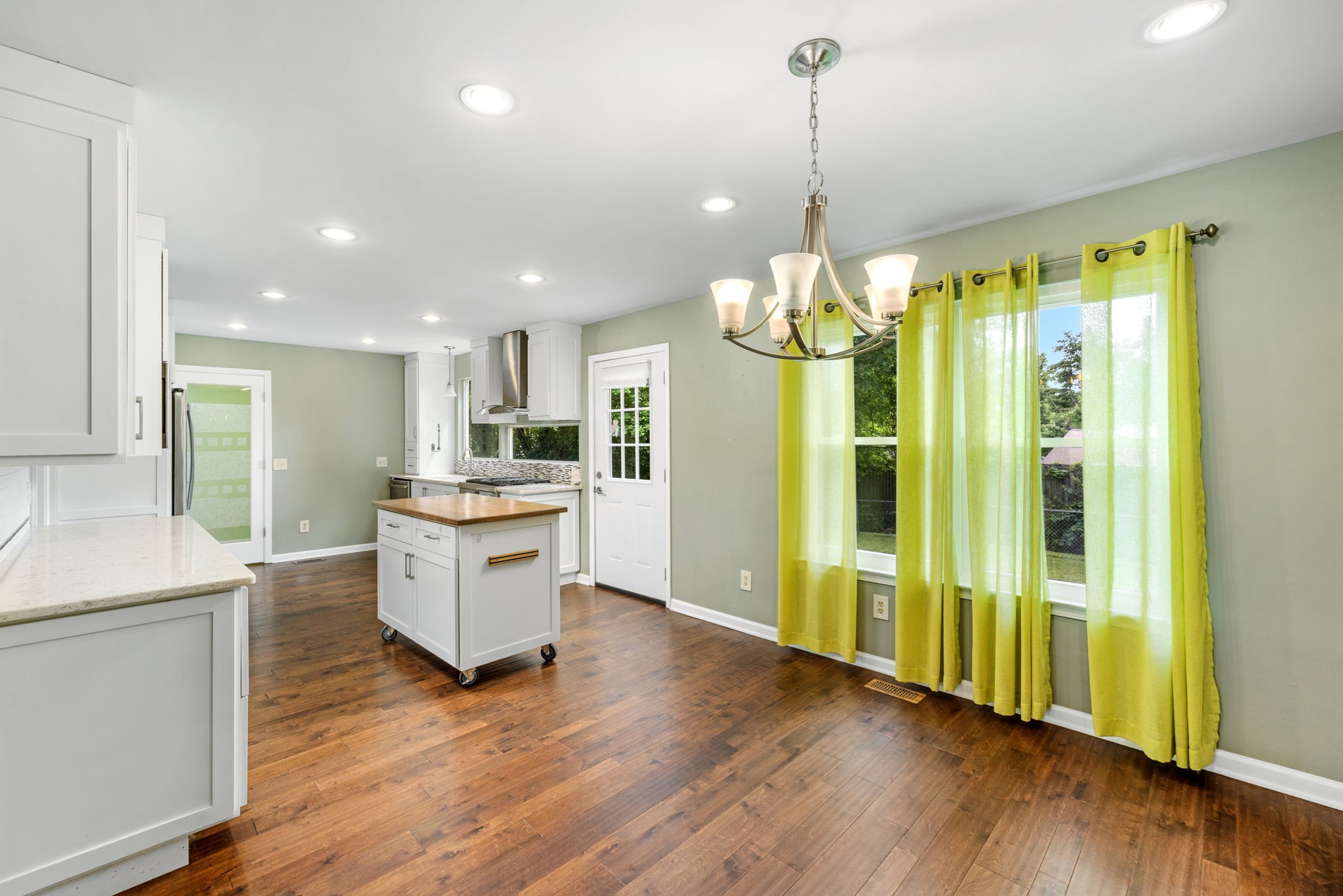325 Brandiwood Ct