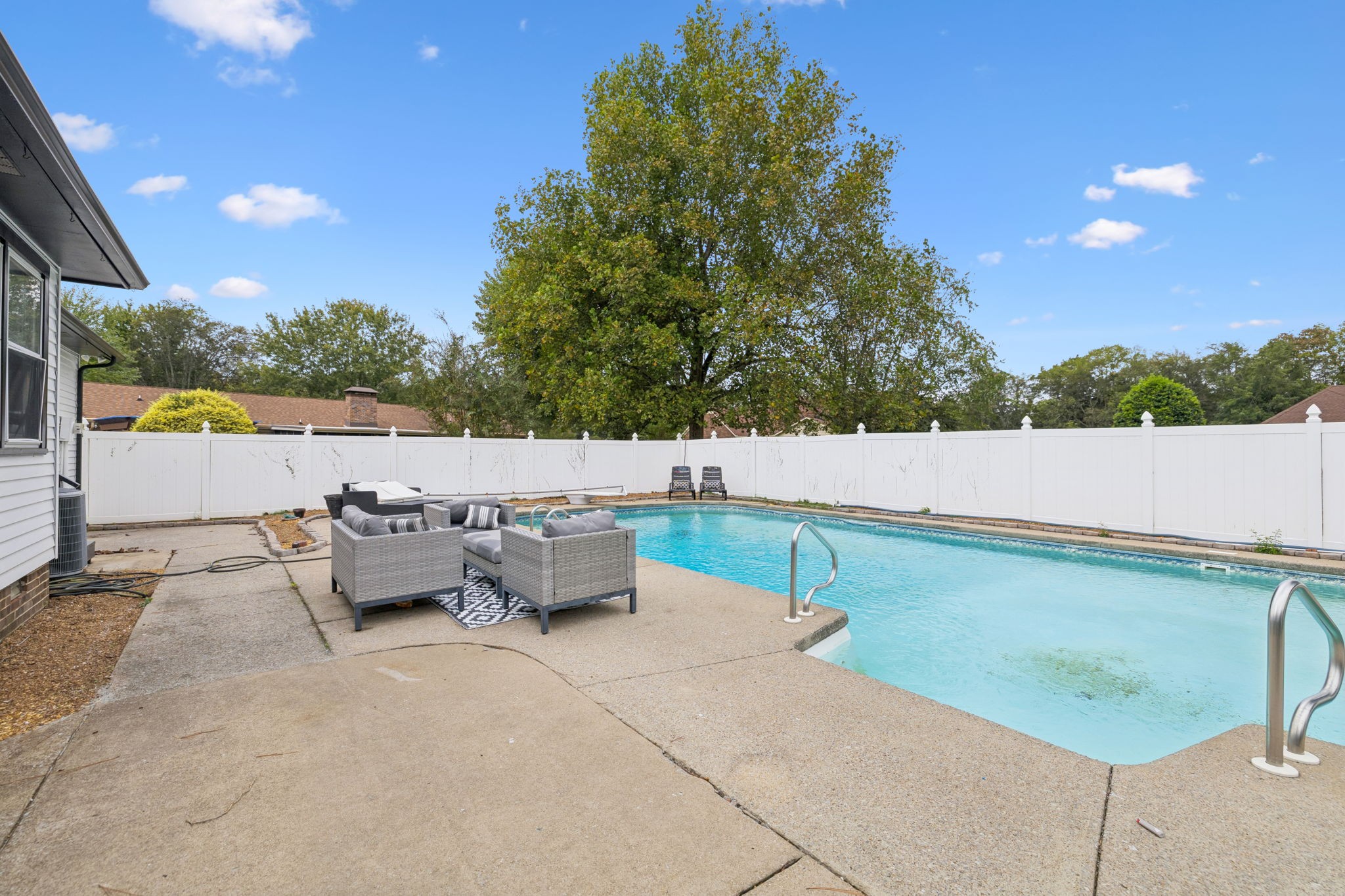 5050 Creekside Dr