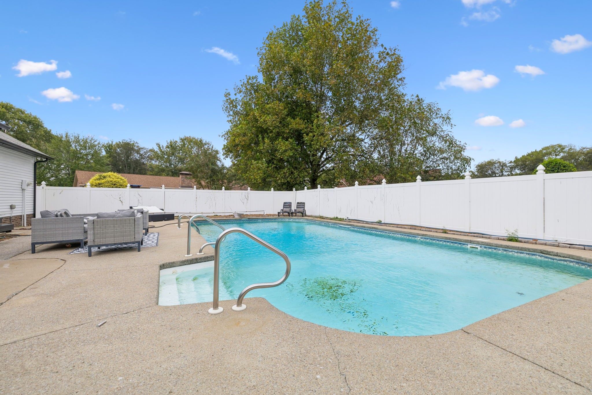 5050 Creekside Dr