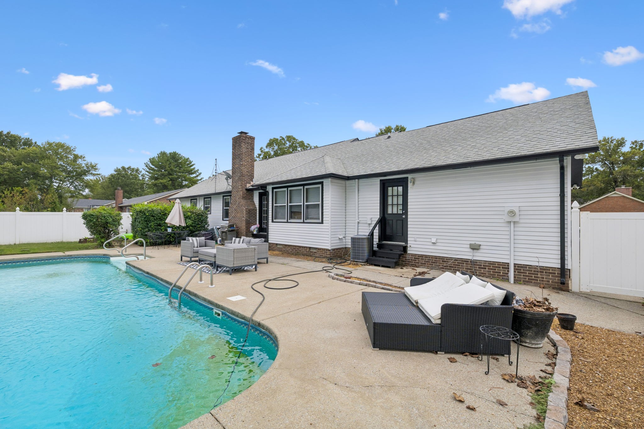 5050 Creekside Dr