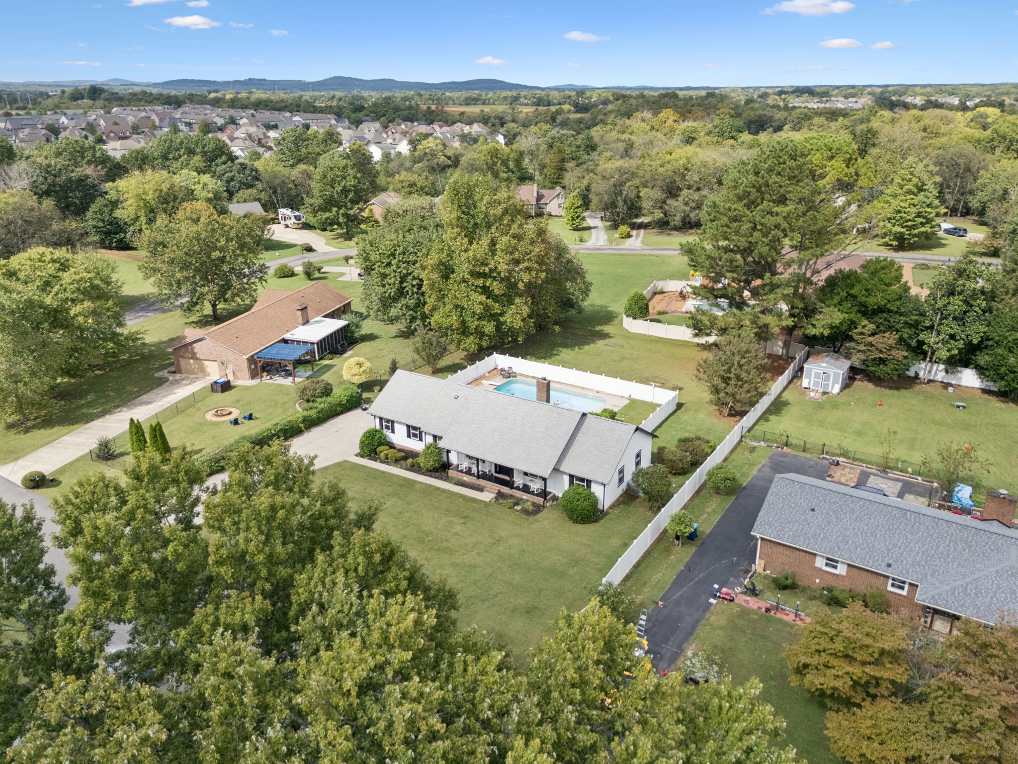 5050 Creekside Dr
