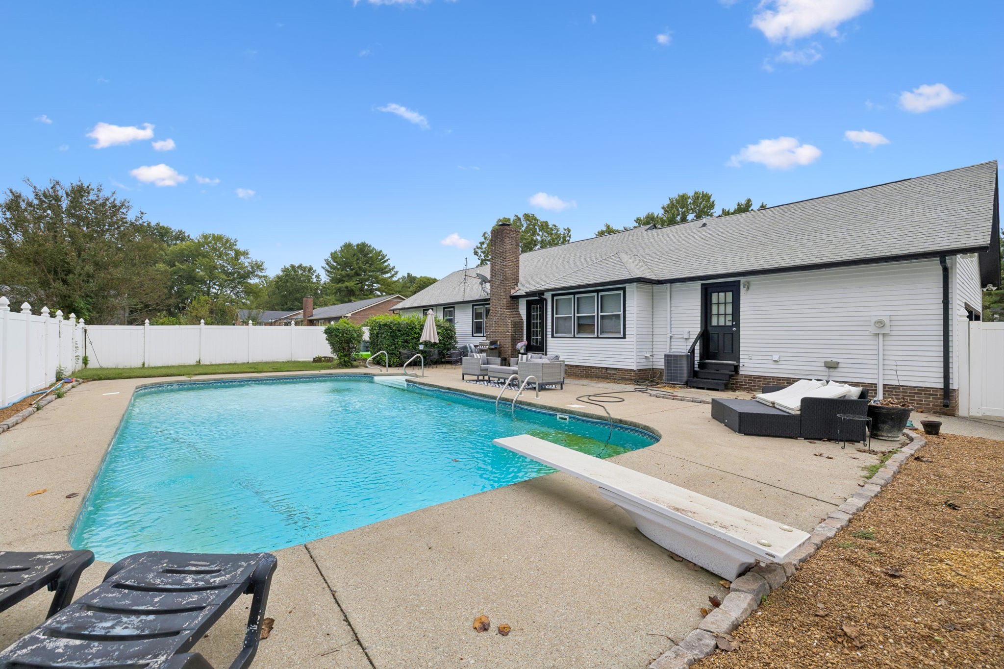 5050 Creekside Dr