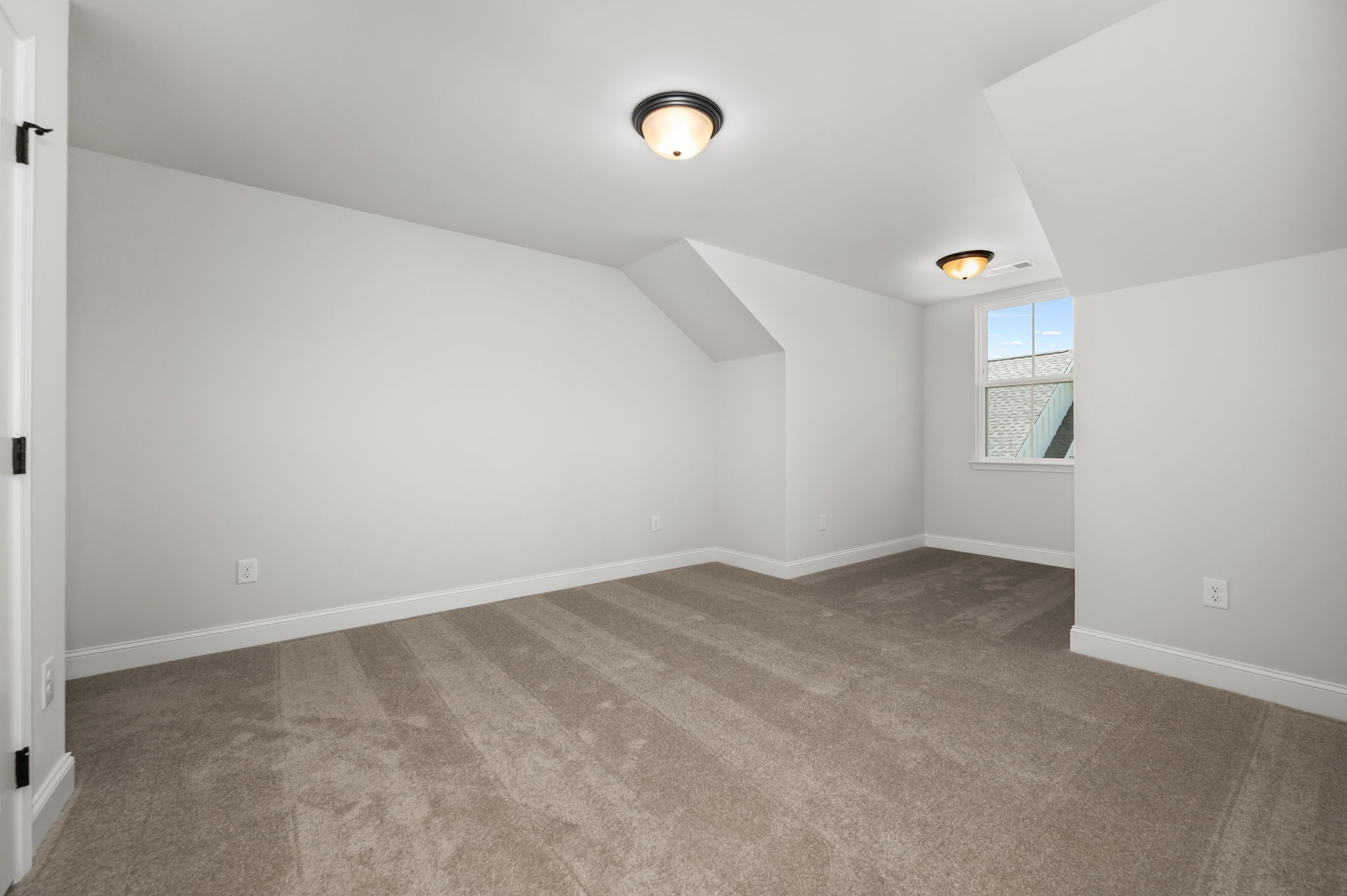 519 Rohan Dr