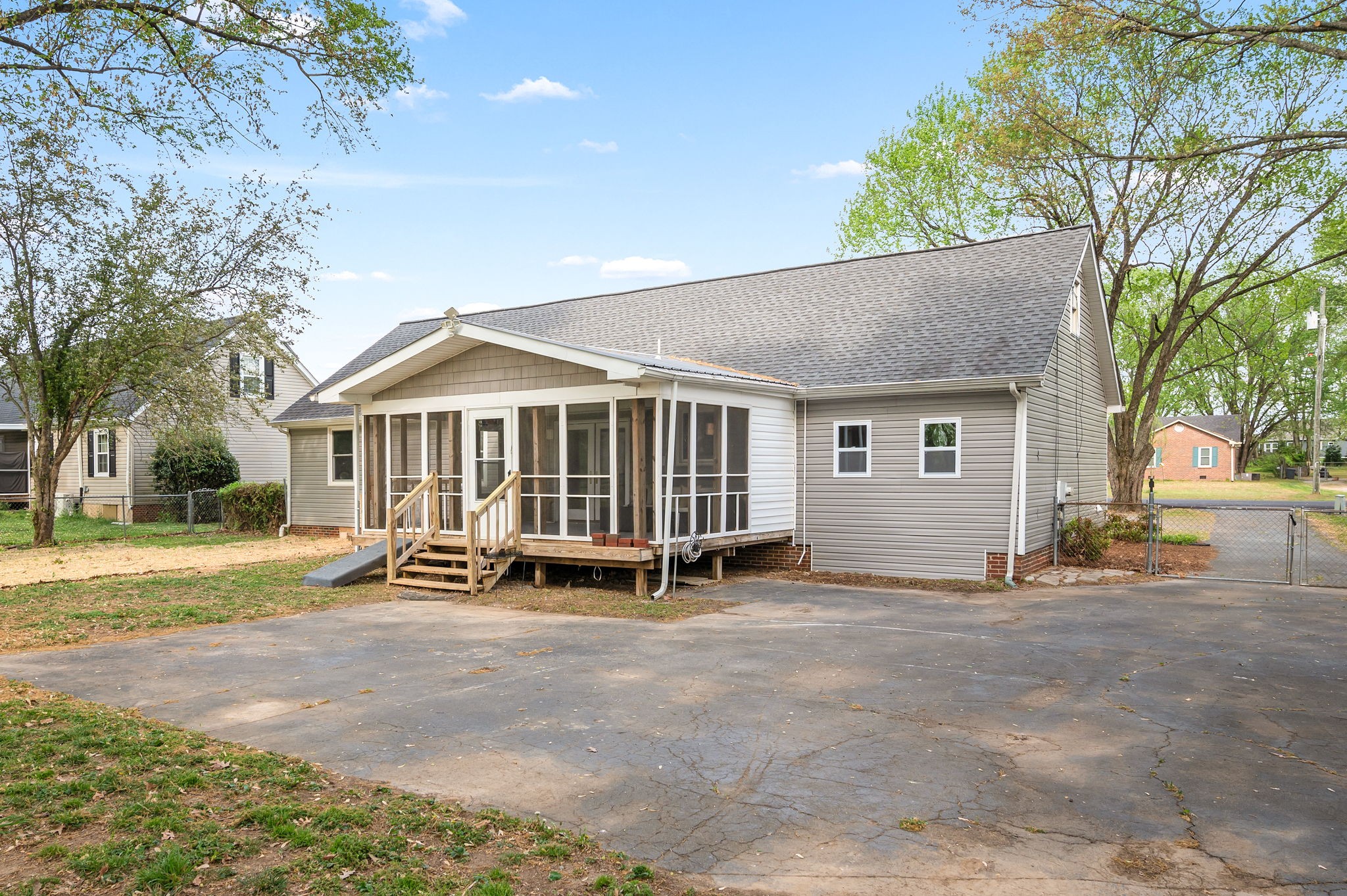 112 Fox Ridge Dr
