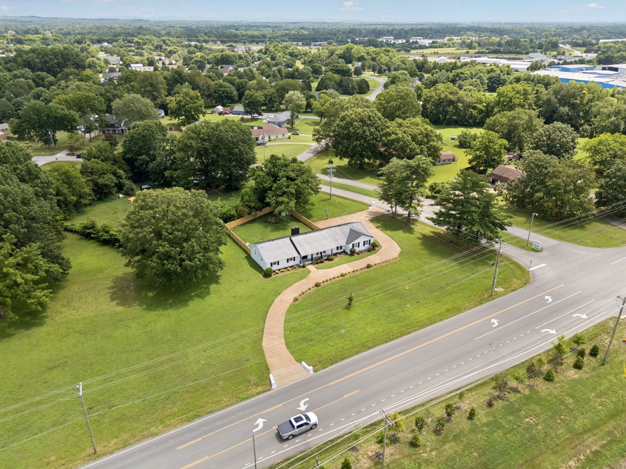 6904 Old Nashville Hwy