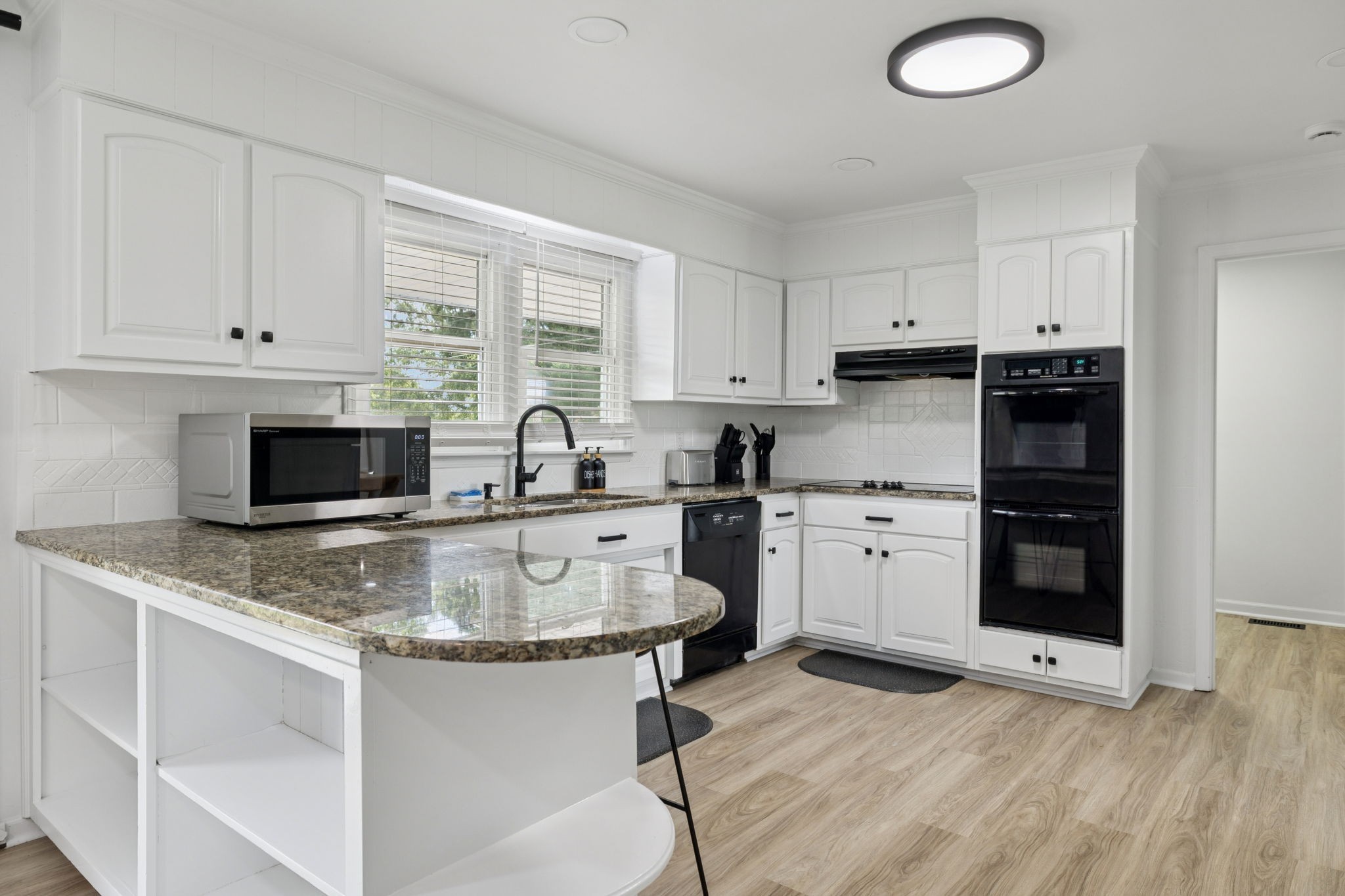 6904 Old Nashville Hwy