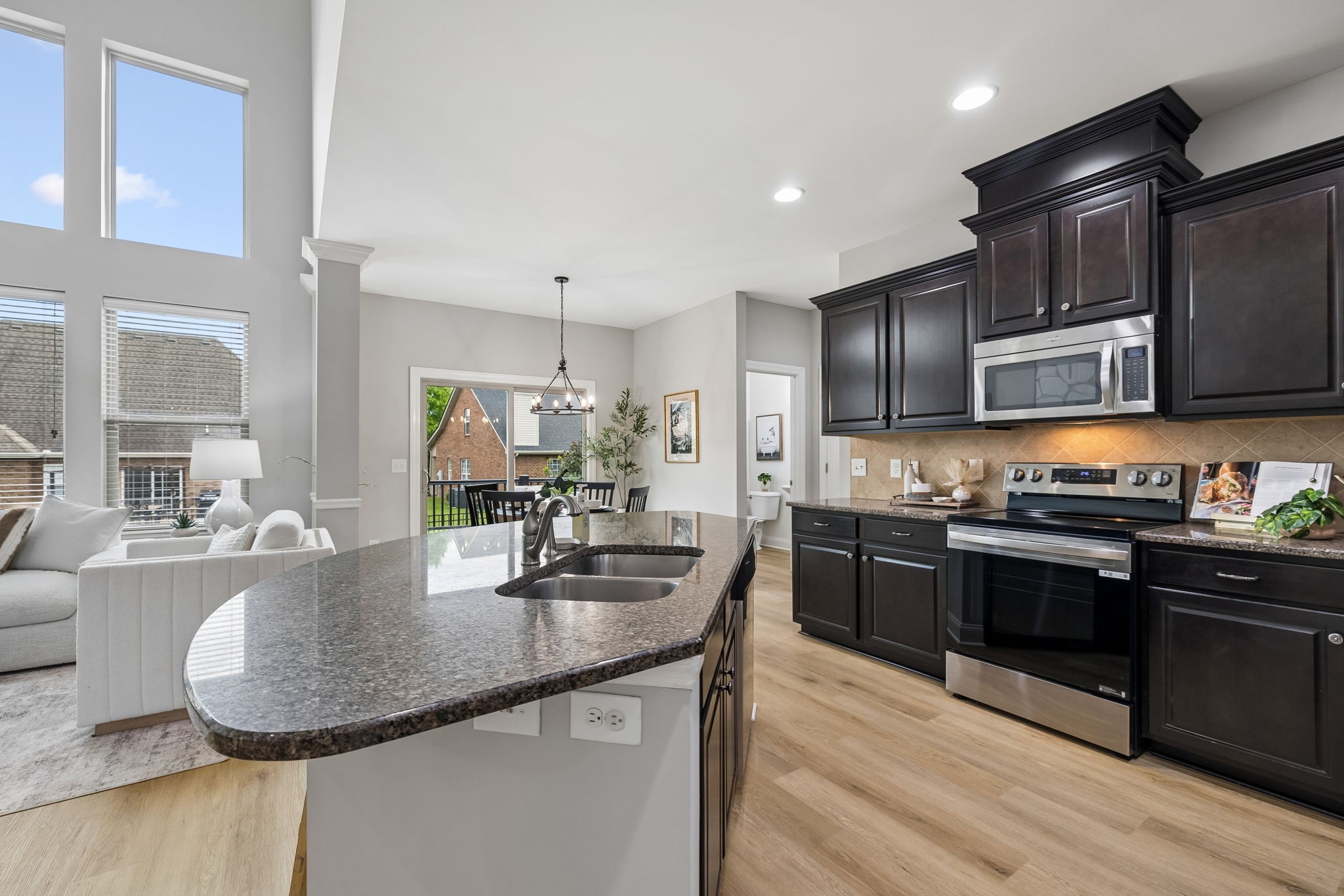 1212 Stockwell Dr