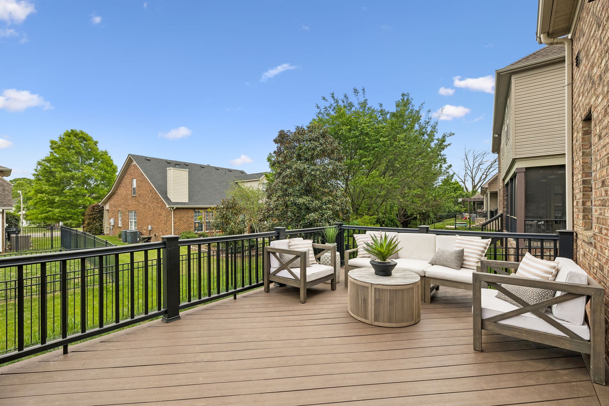 1212 Stockwell Dr