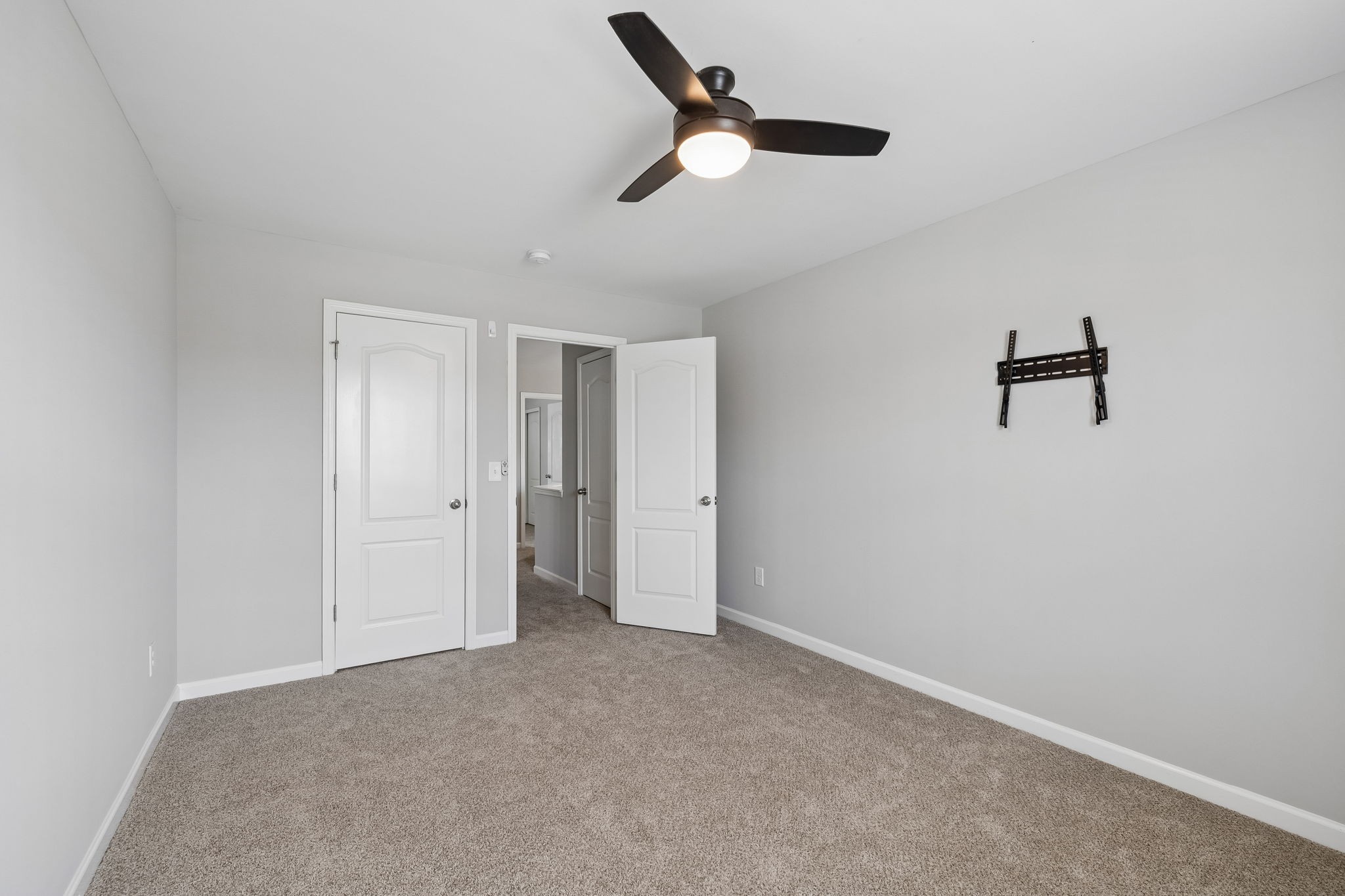 1212 Stockwell Dr
