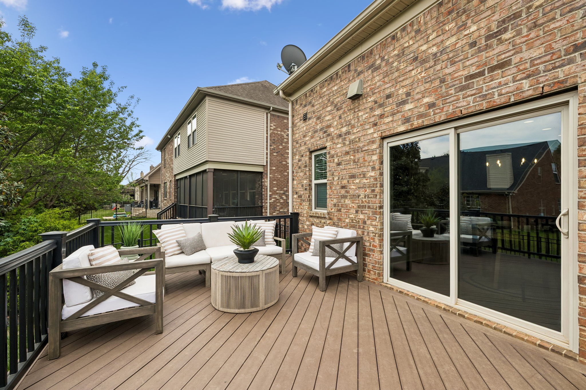 1212 Stockwell Dr