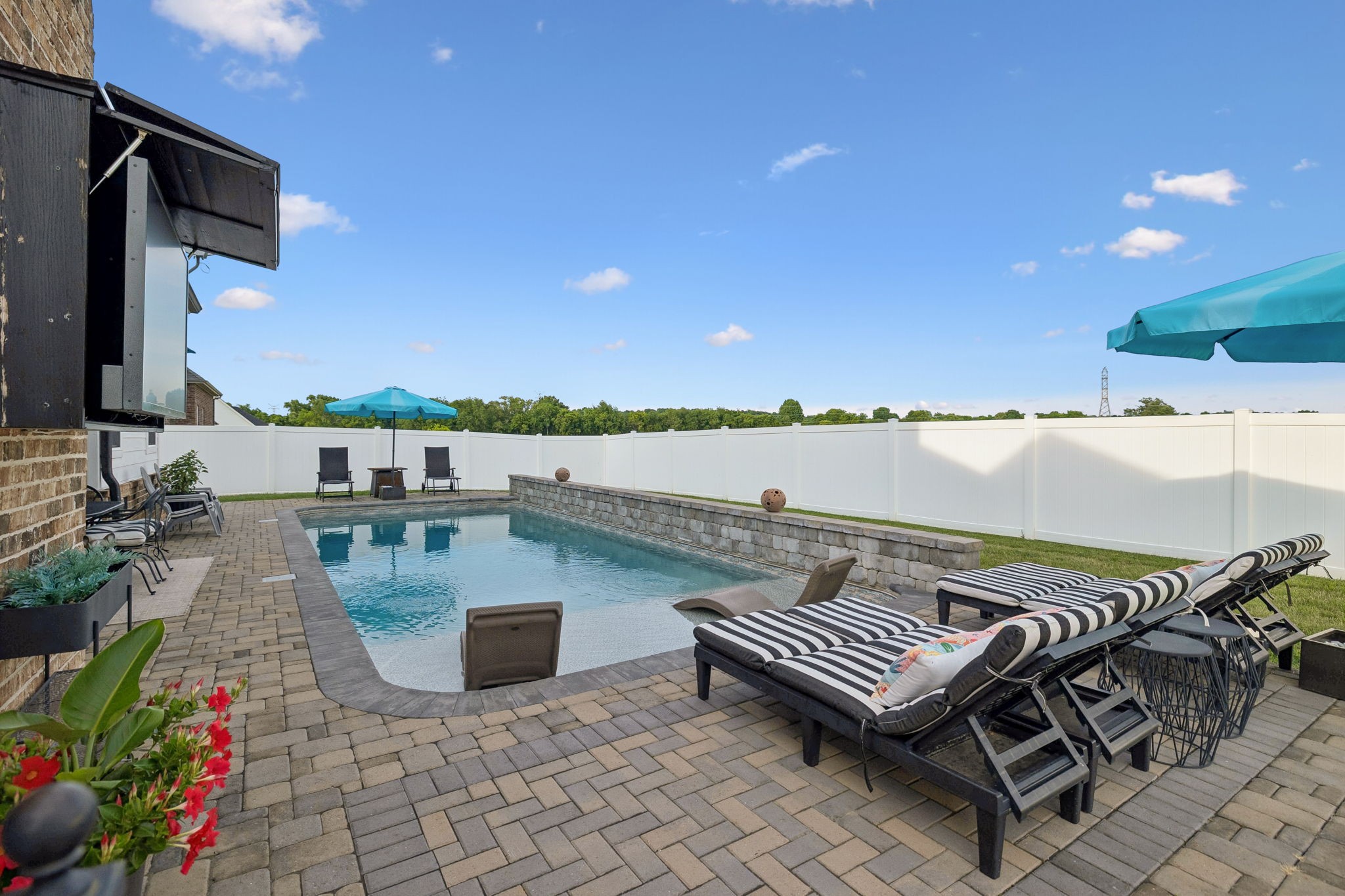 1525 North Side Dr