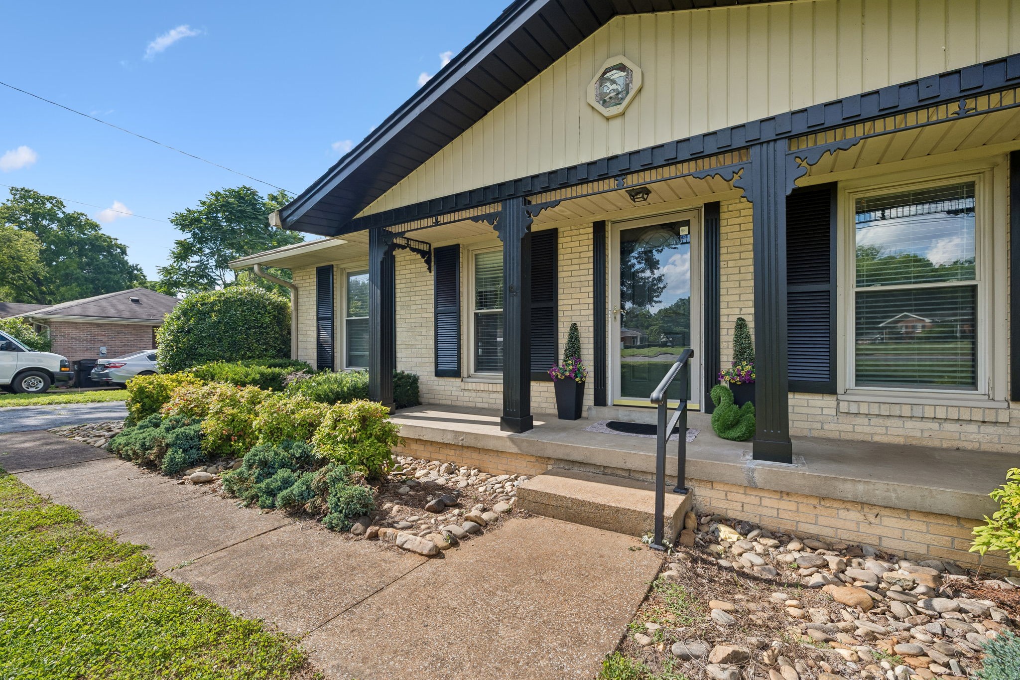 810 Northfield Blvd, W
