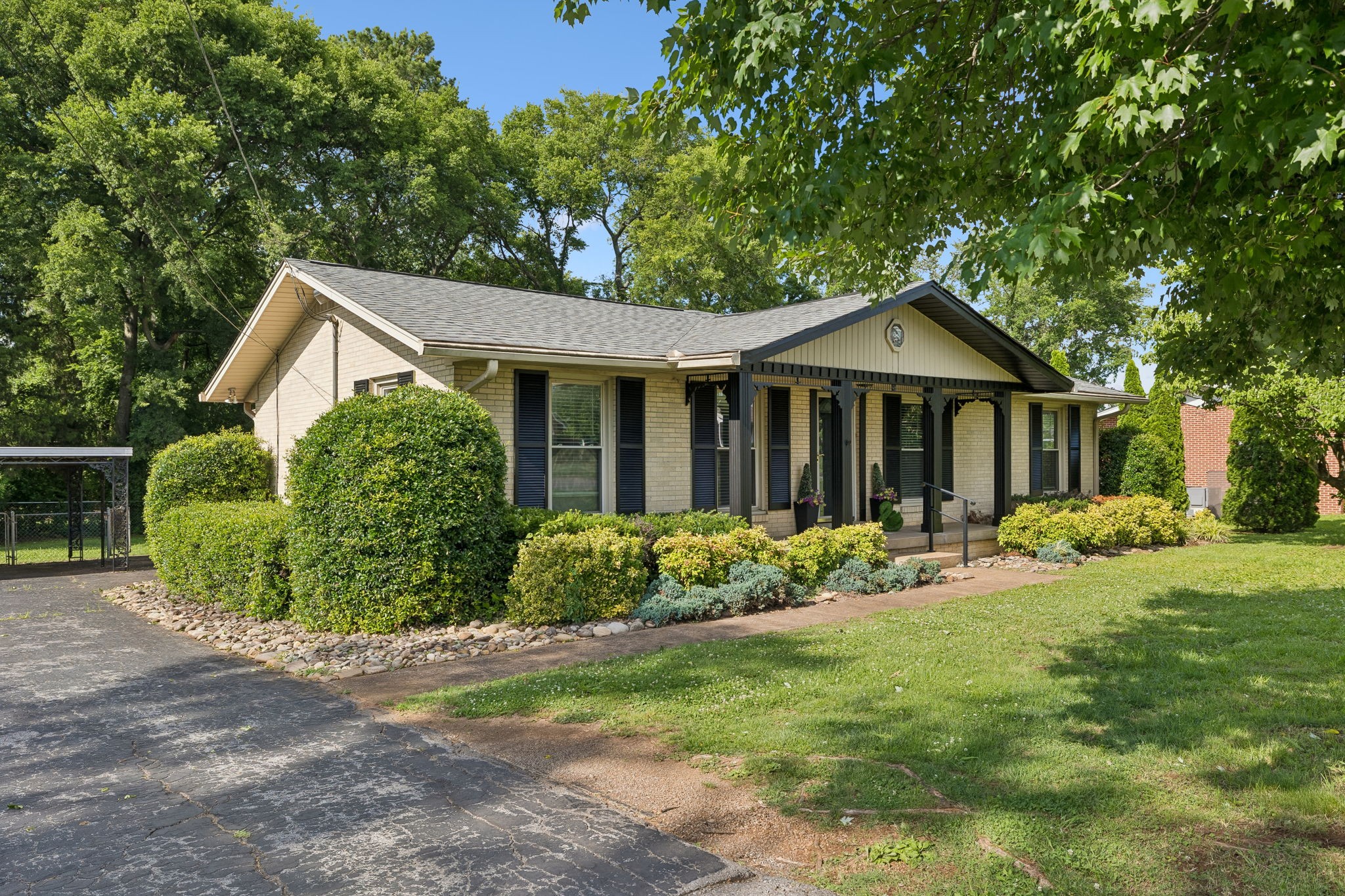 810 Northfield Blvd, W