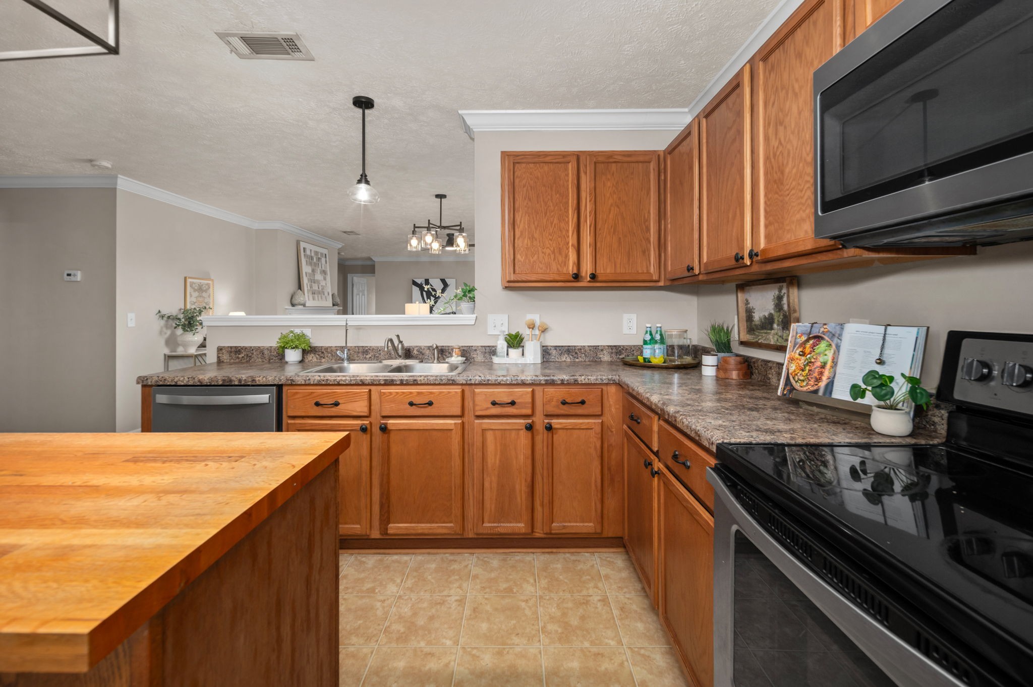 2732 Miranda Dr
