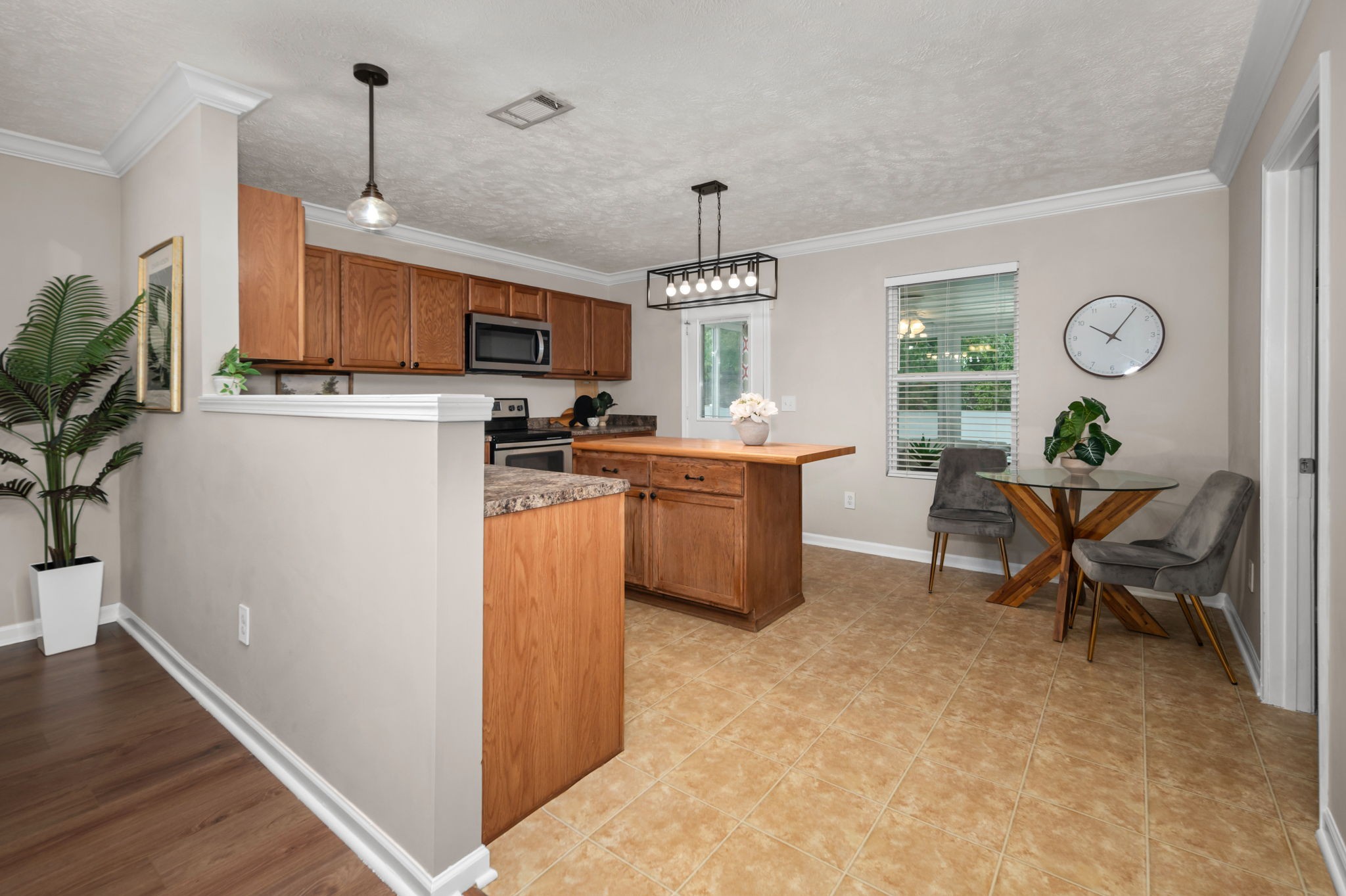 2732 Miranda Dr