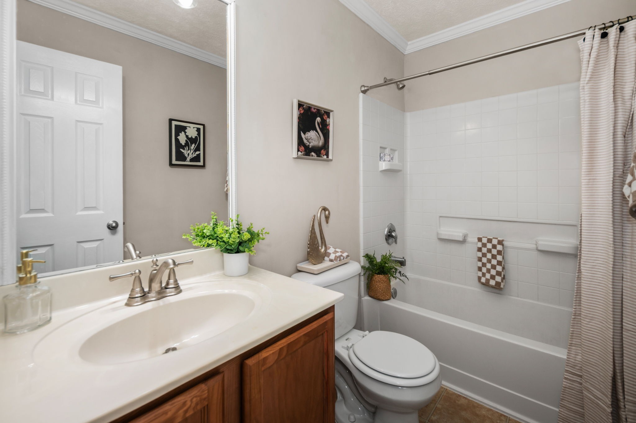 2732 Miranda Dr