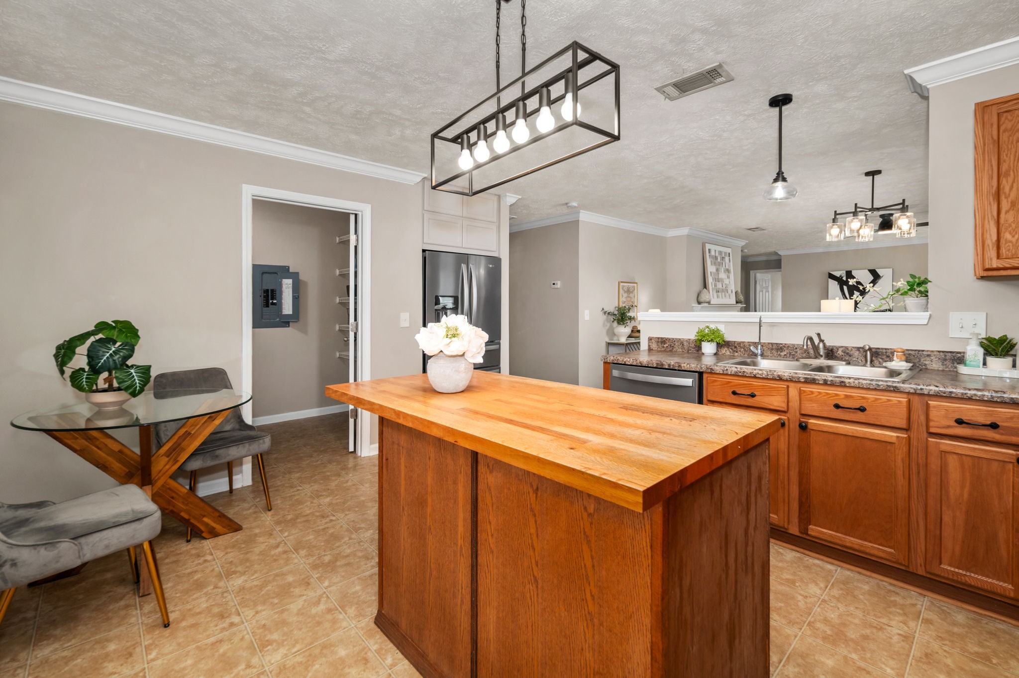 2732 Miranda Dr