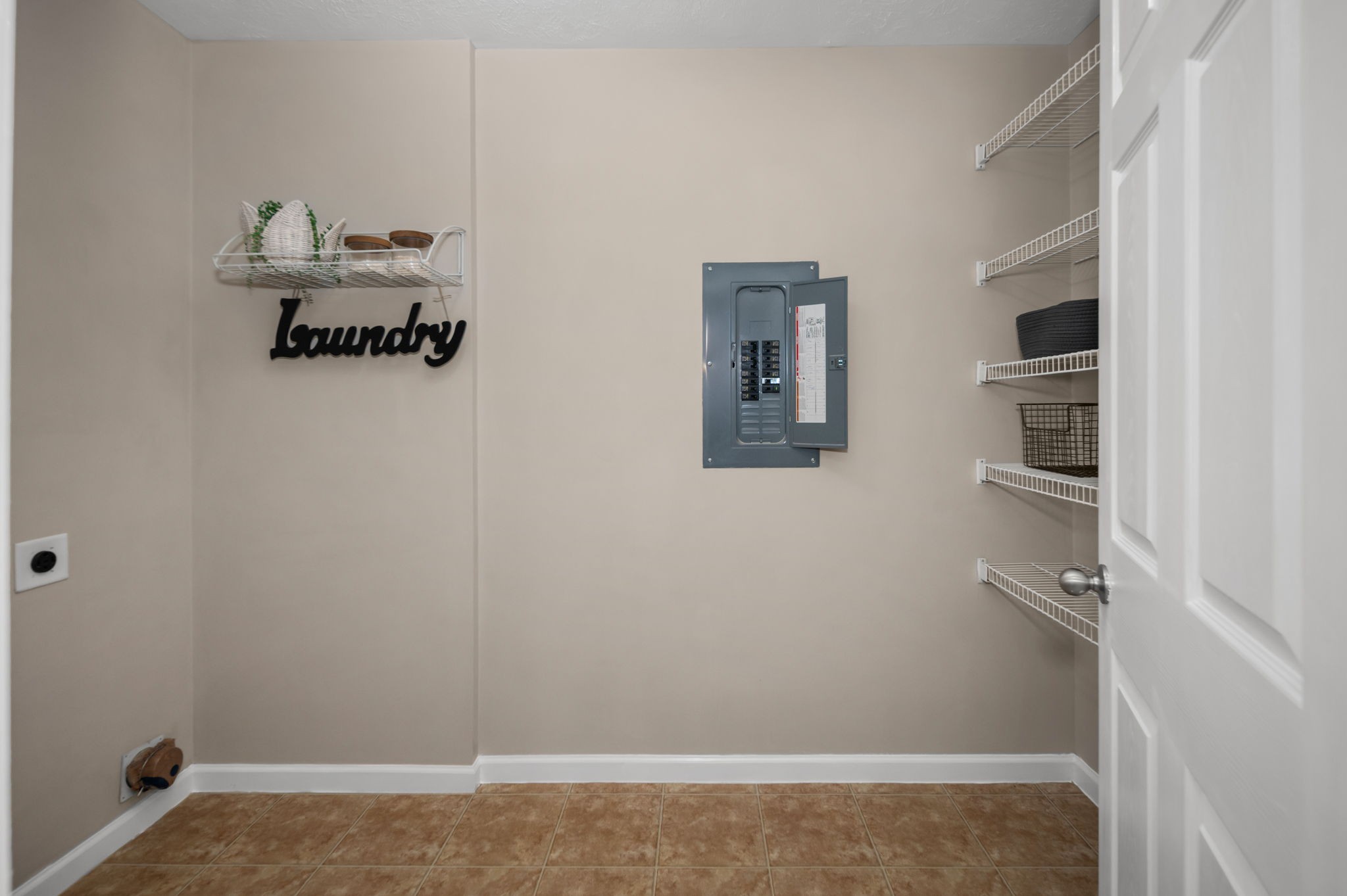 2732 Miranda Dr
