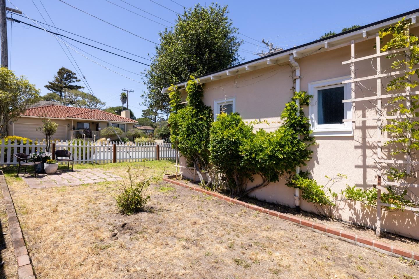 851 Laurel Avenue