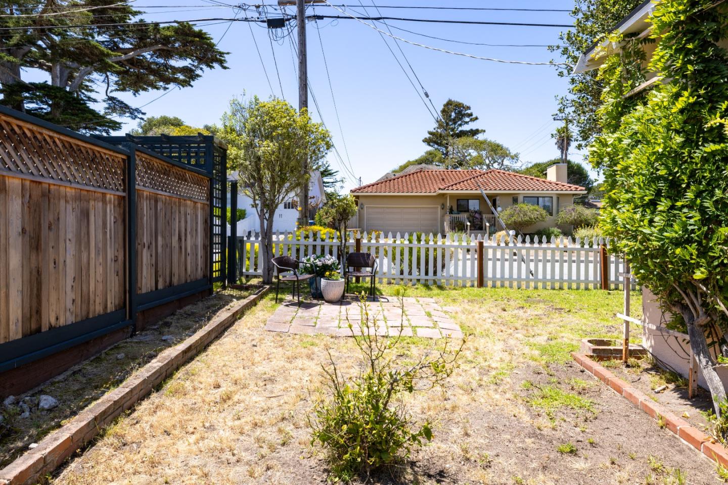 851 Laurel Avenue