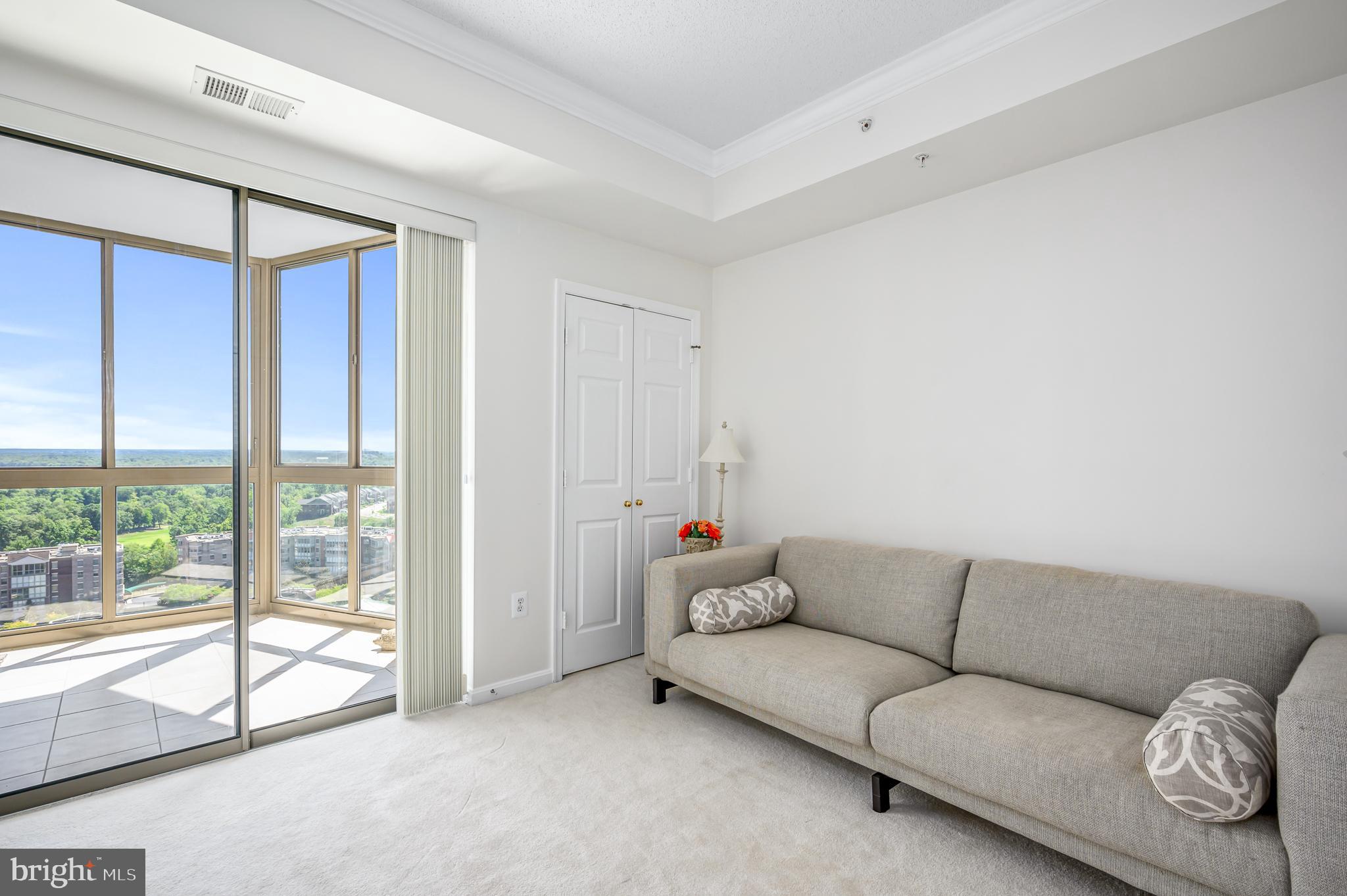 19355 CYPRESS RIDGE TERRACE Unit: 1106