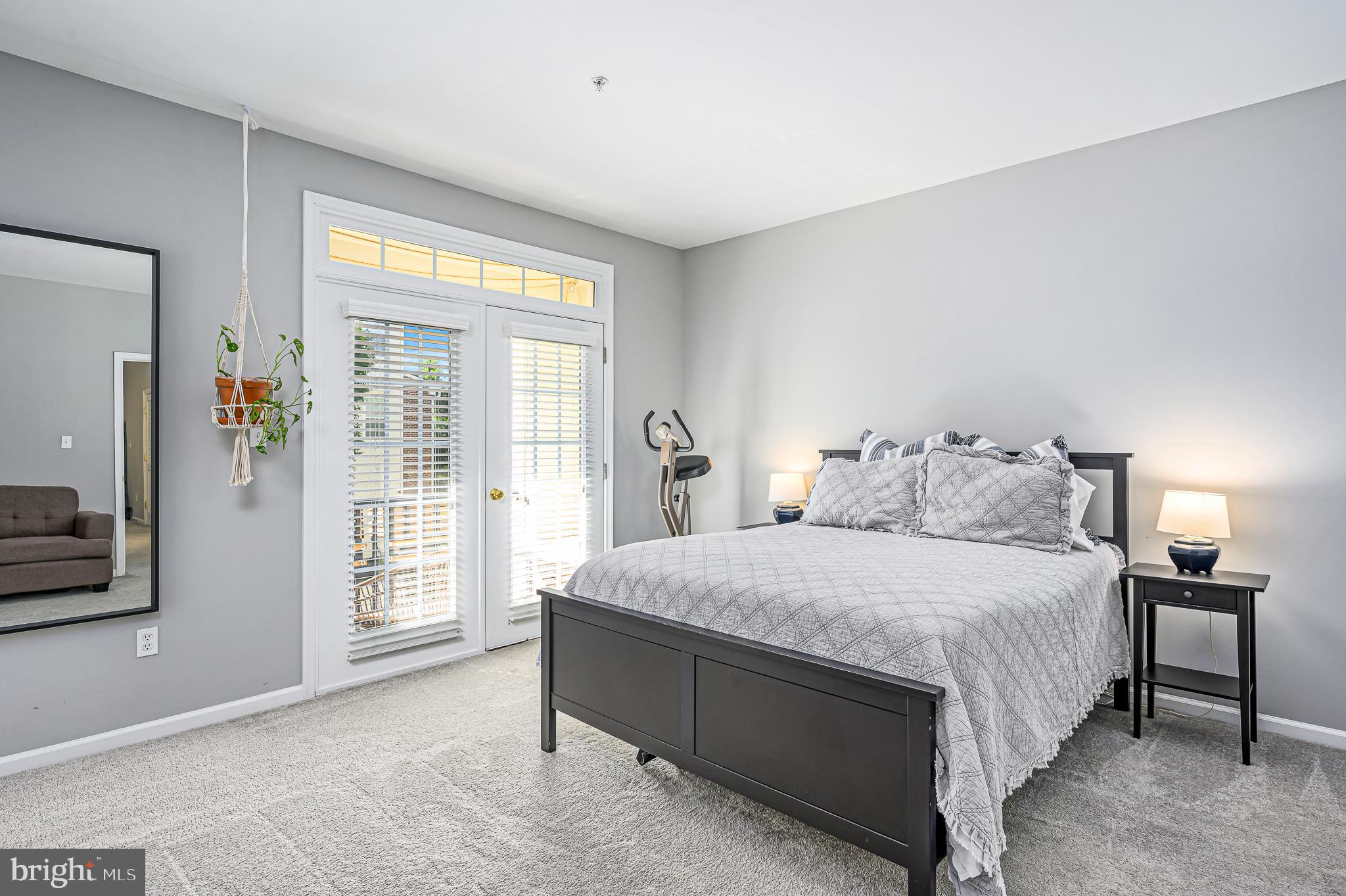 43649 McDowell SQUARE