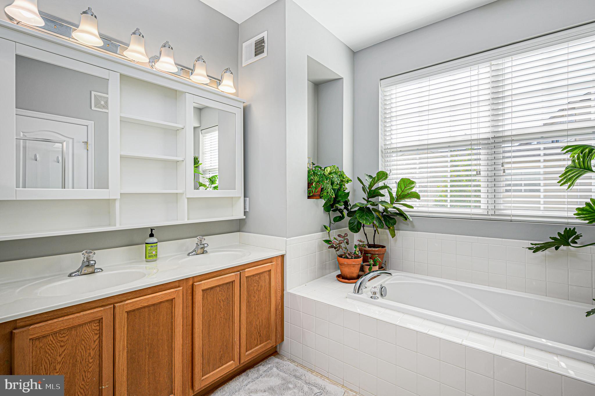 43649 McDowell SQUARE