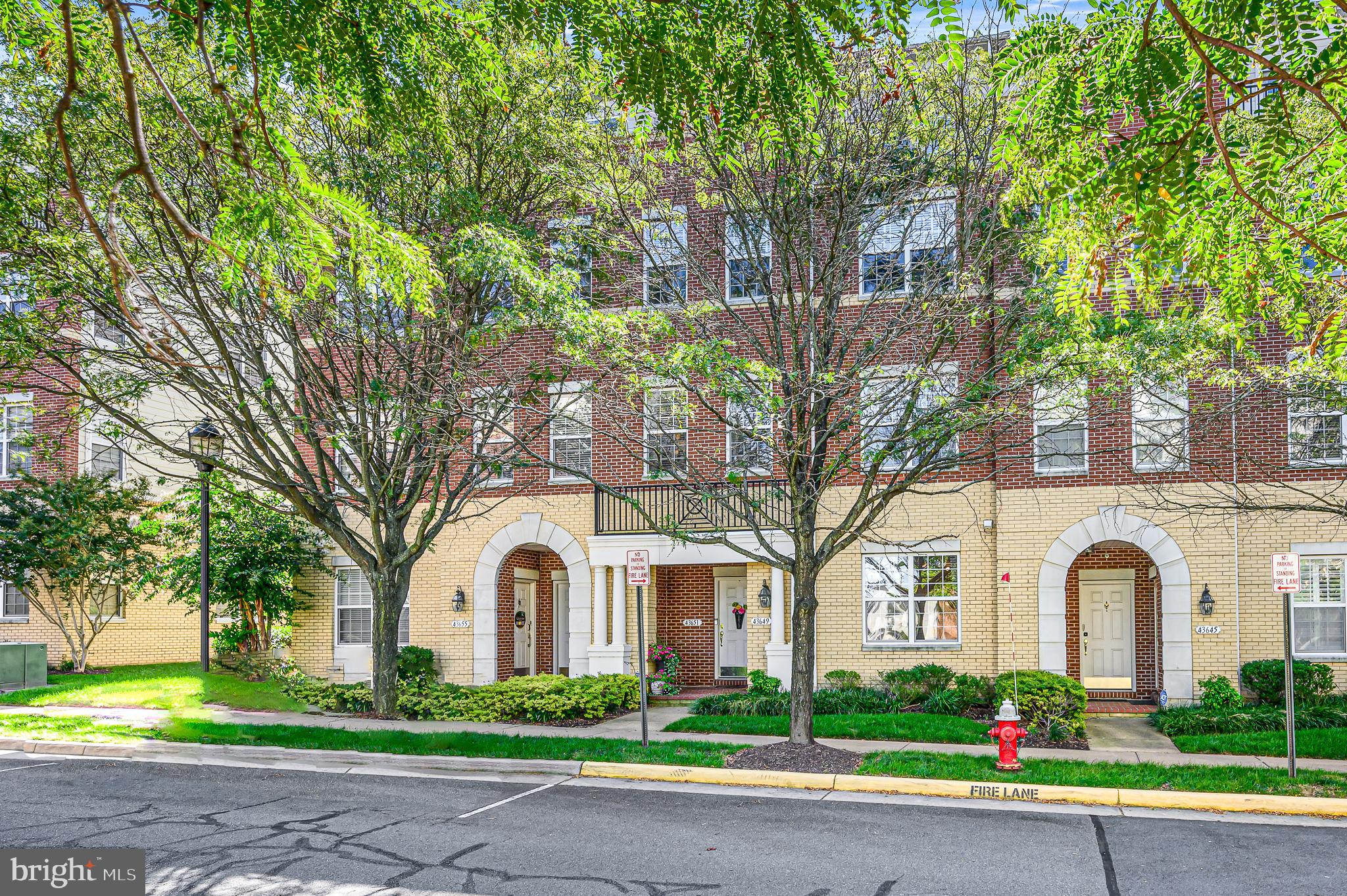 43649 McDowell SQUARE