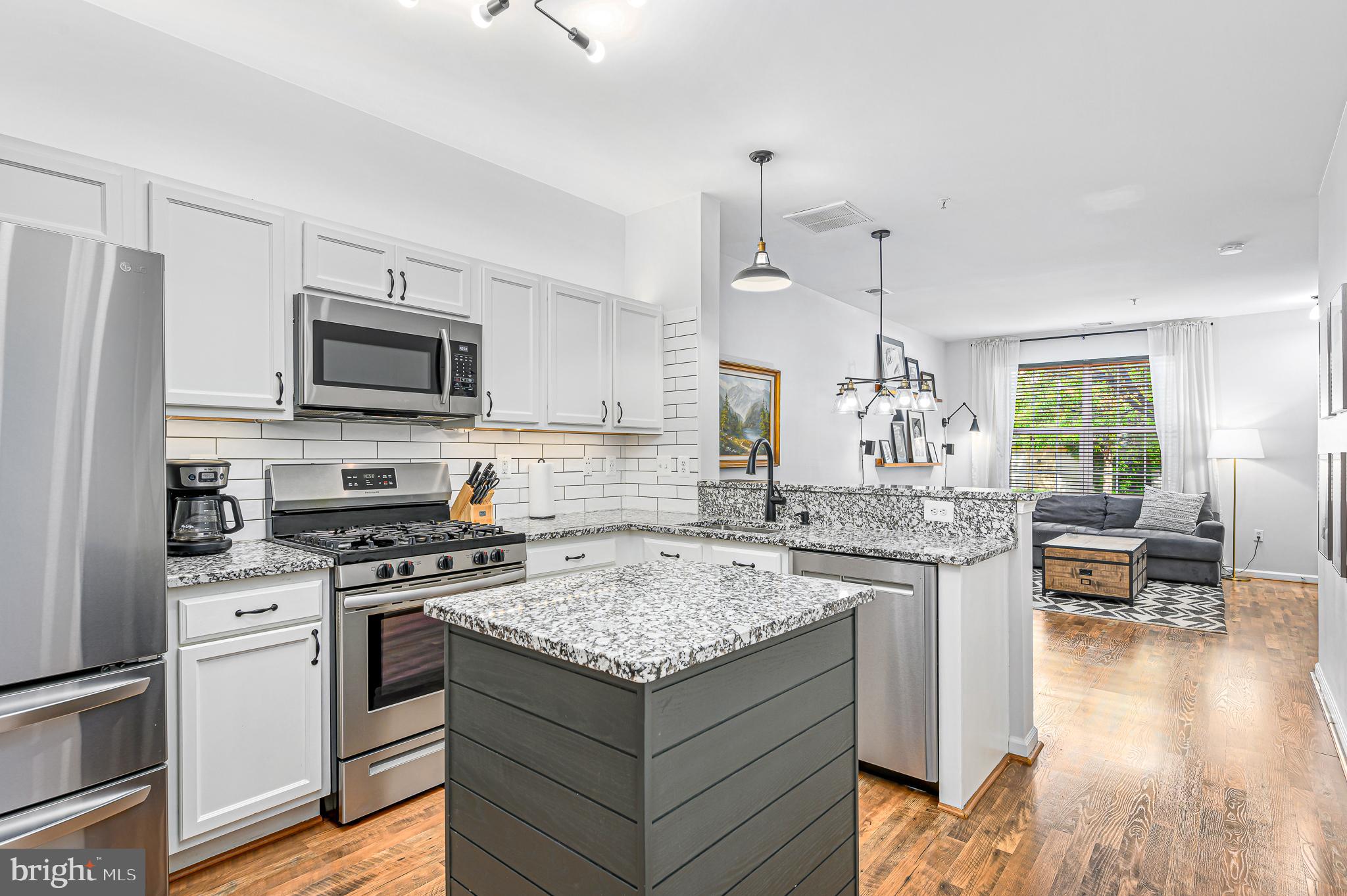 43649 McDowell SQUARE