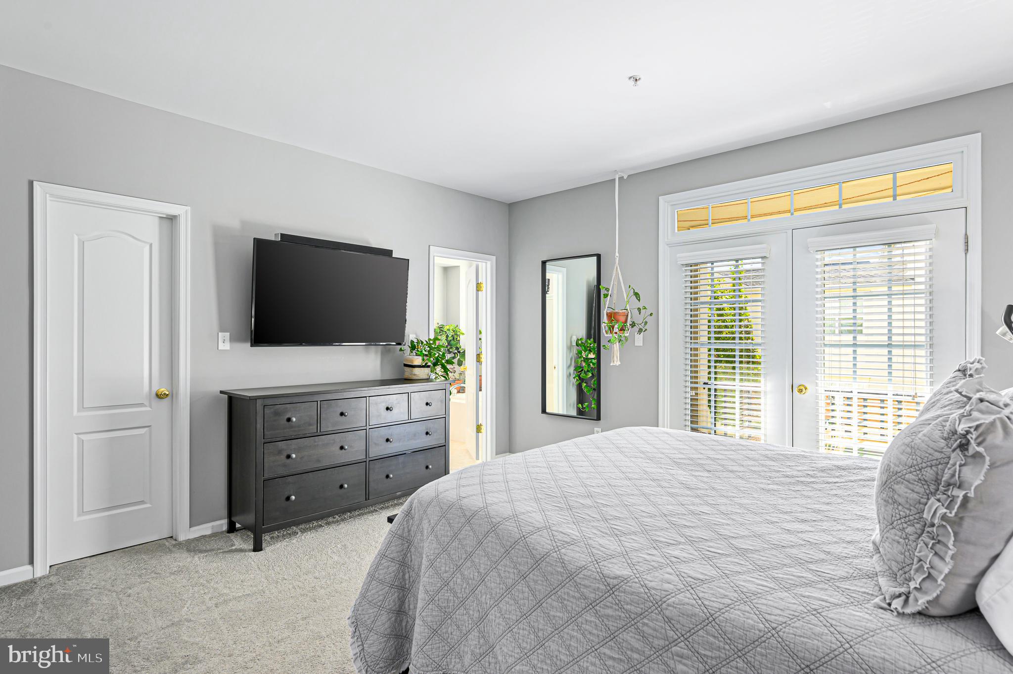 43649 McDowell SQUARE