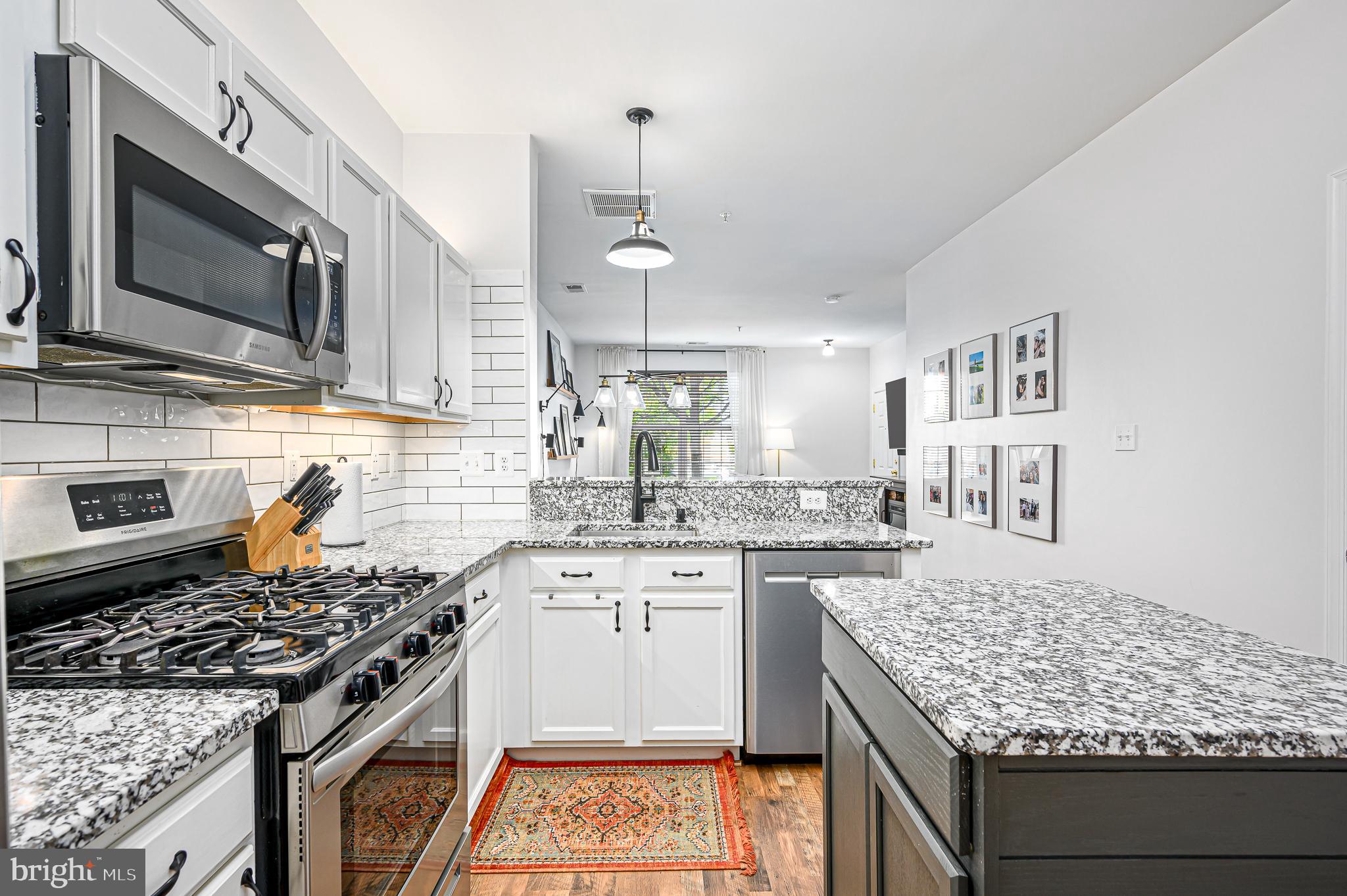 43649 McDowell SQUARE