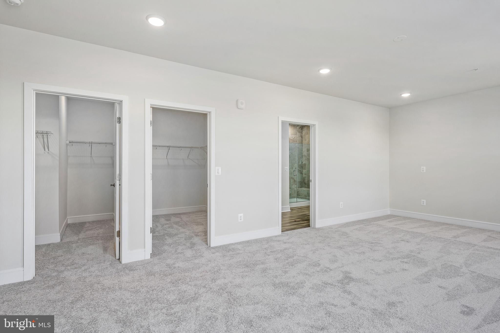 23669 Golden Embers SQUARE Unit: 303